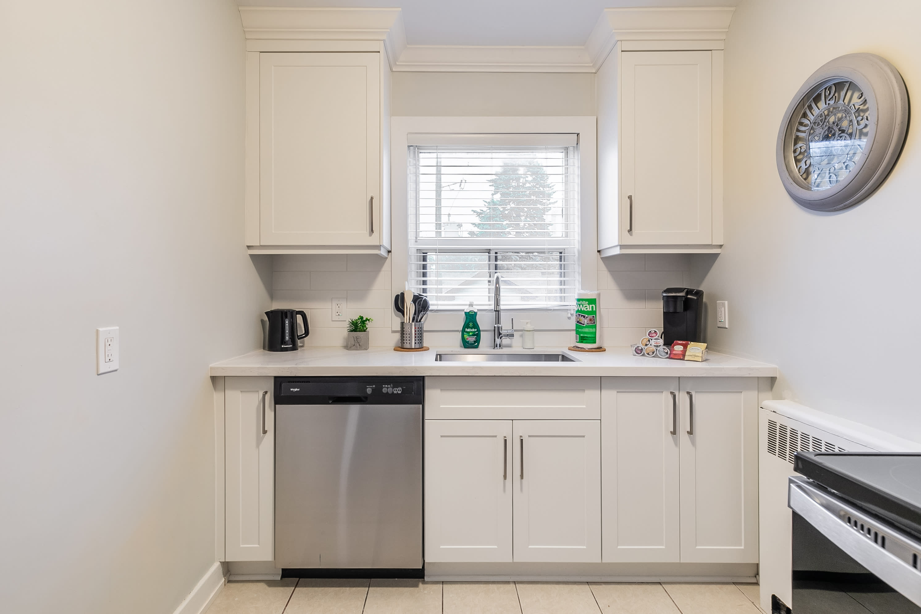 Modern Apartment in Corktown Hamilton Sleeps 4 | Photo 12