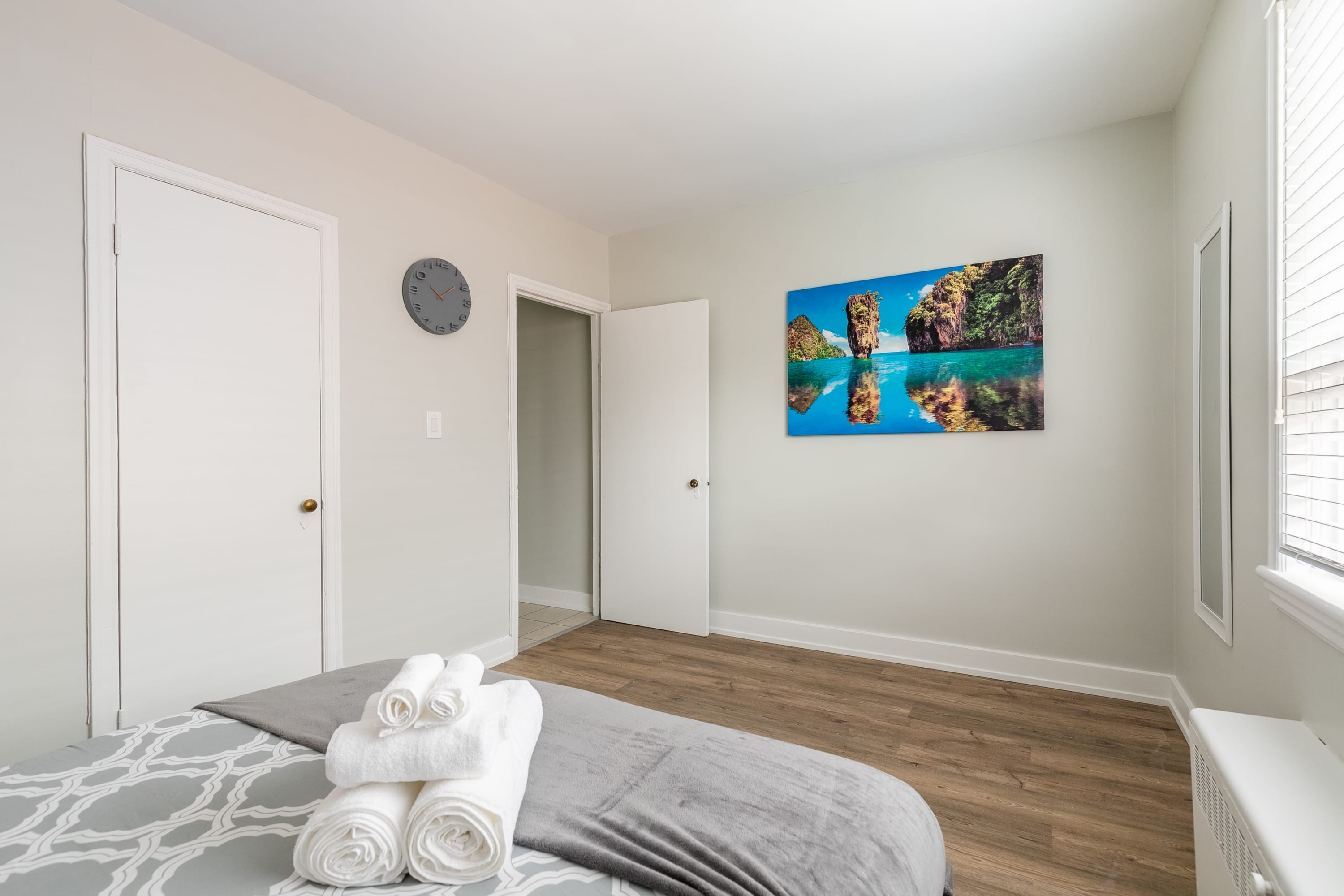 Modern Apartment in Corktown Hamilton Sleeps 4 | Photo 14