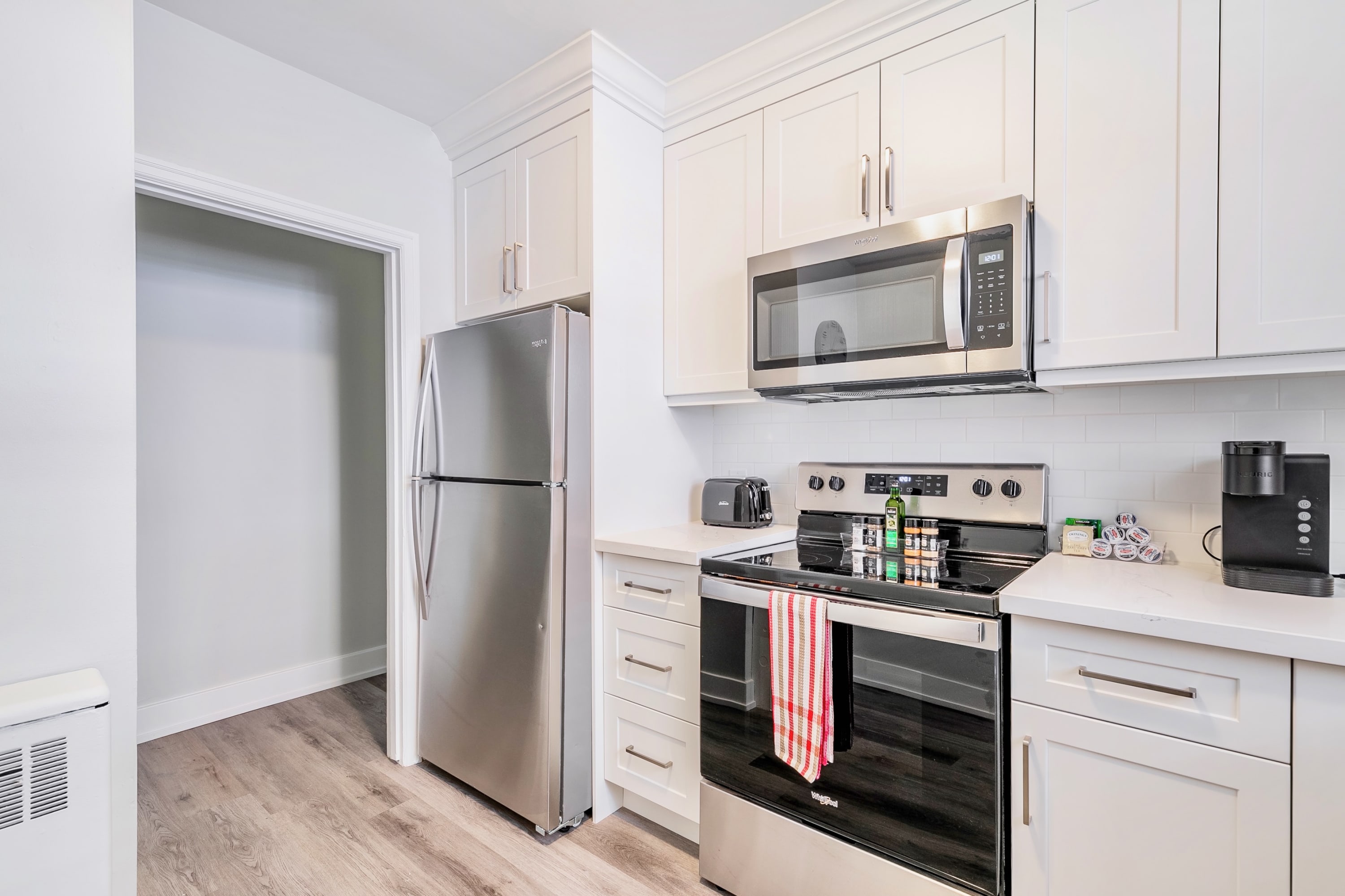 Modern Apartment in Corktown Hamilton Sleeps 4 | Photo 11