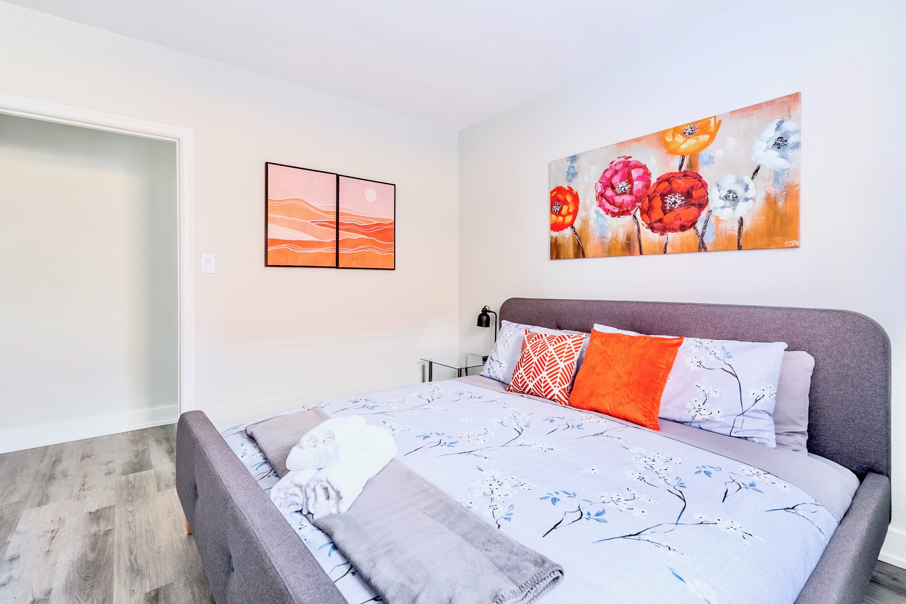 Modern Apartment in Corktown Hamilton Sleeps 4 | Photo 12