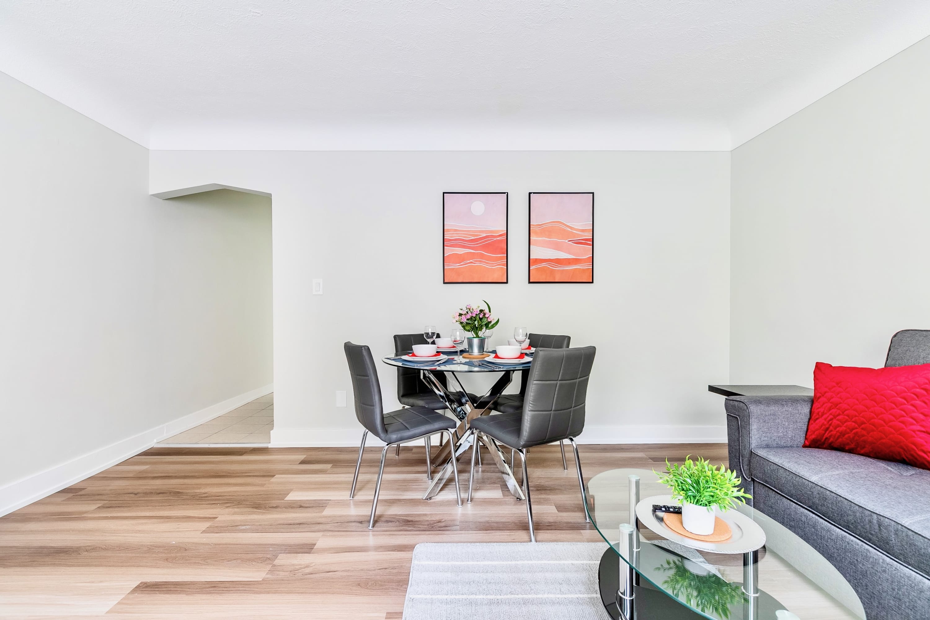 Modern Apartment in Corktown Hamilton Sleeps 4 | Photo 8