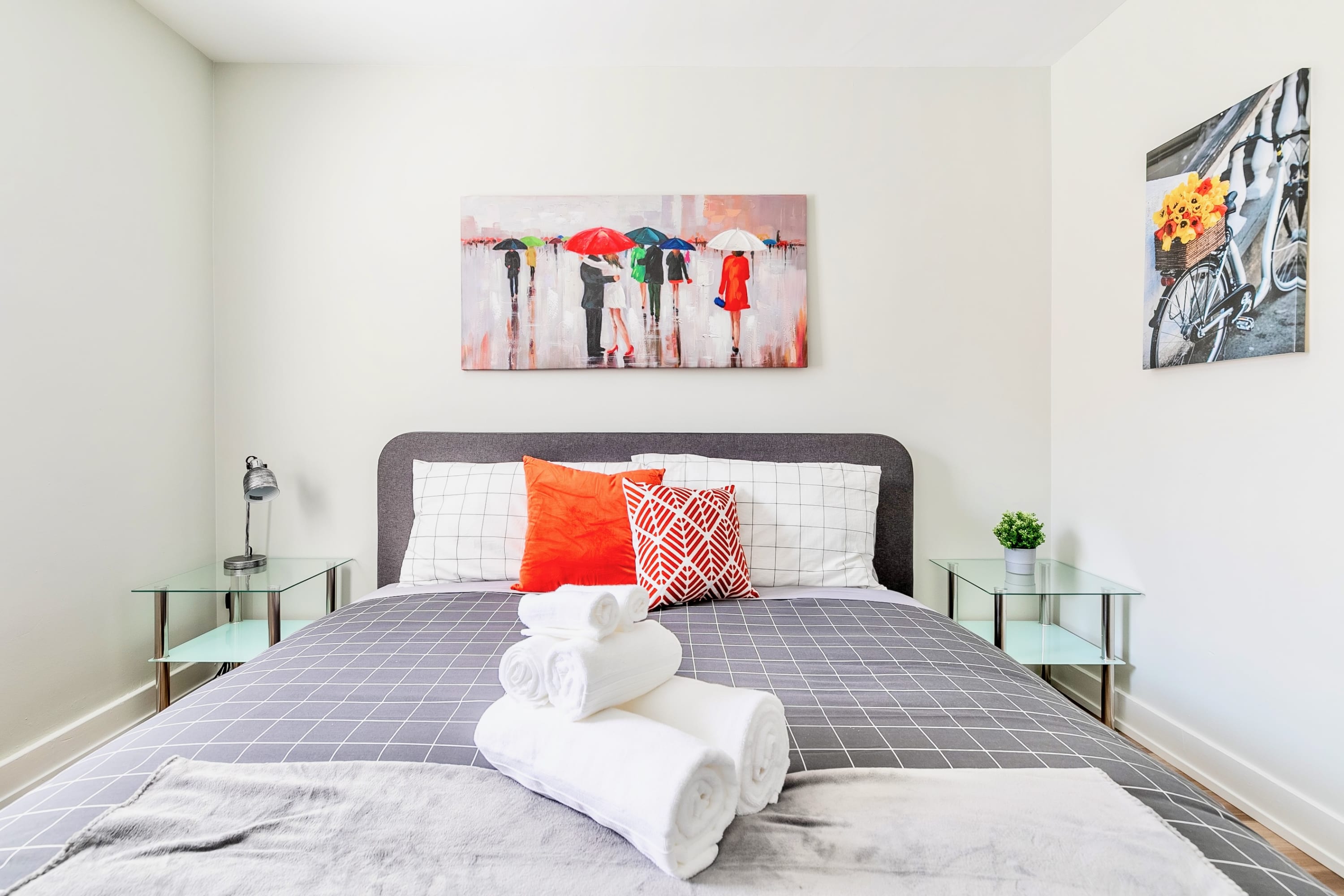 Modern Apartment in Corktown Hamilton Sleeps 4 | Photo 16