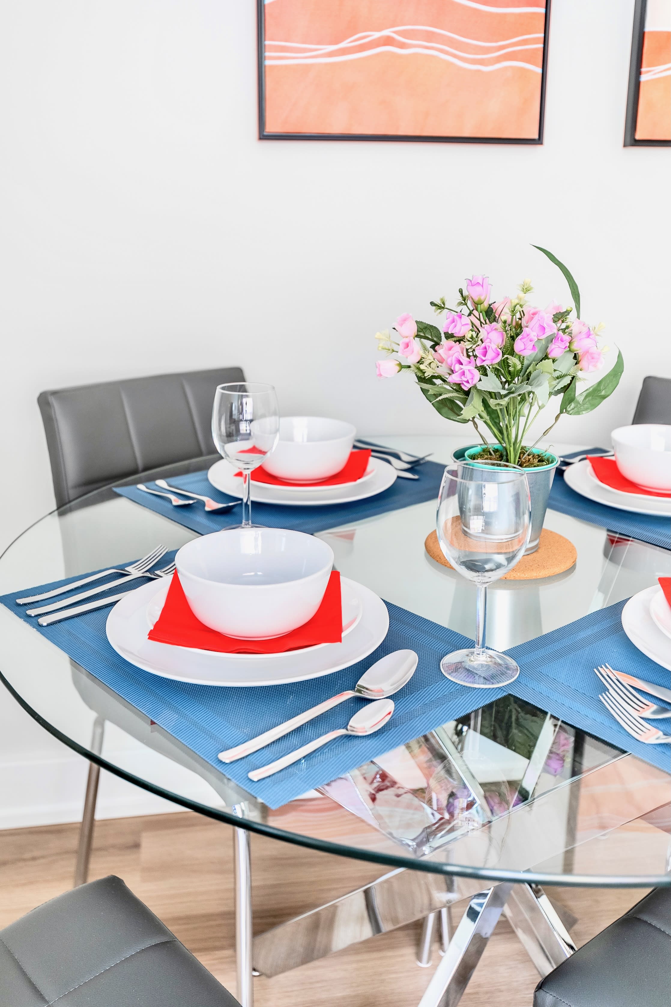 Modern Apartment in Corktown Hamilton Sleeps 4 | Photo 9