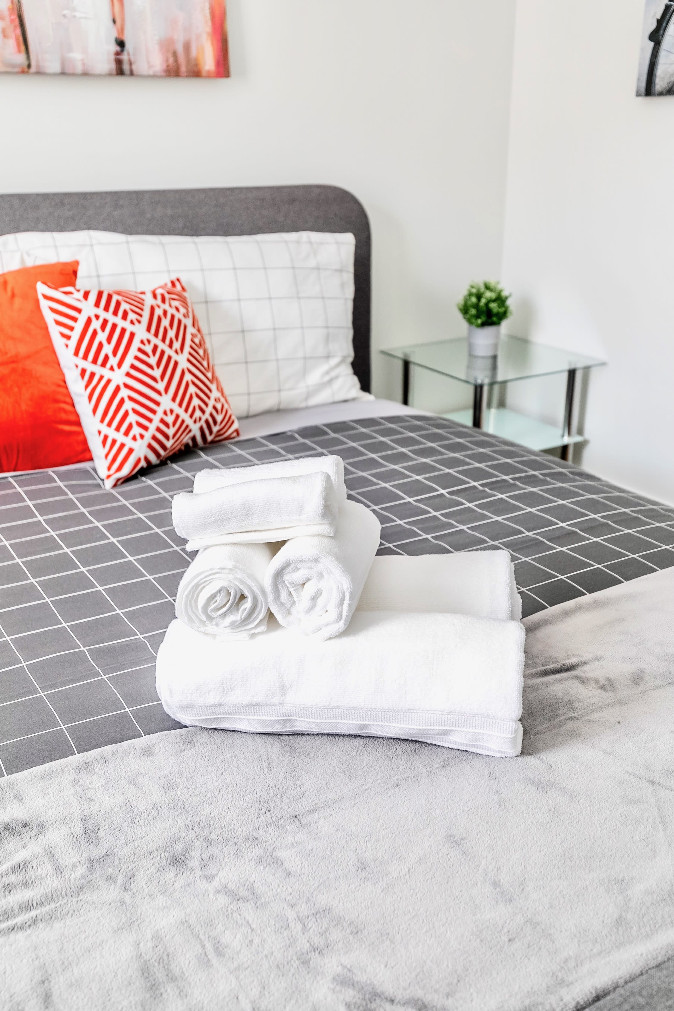 Modern Apartment in Corktown Hamilton Sleeps 4 | Photo 19