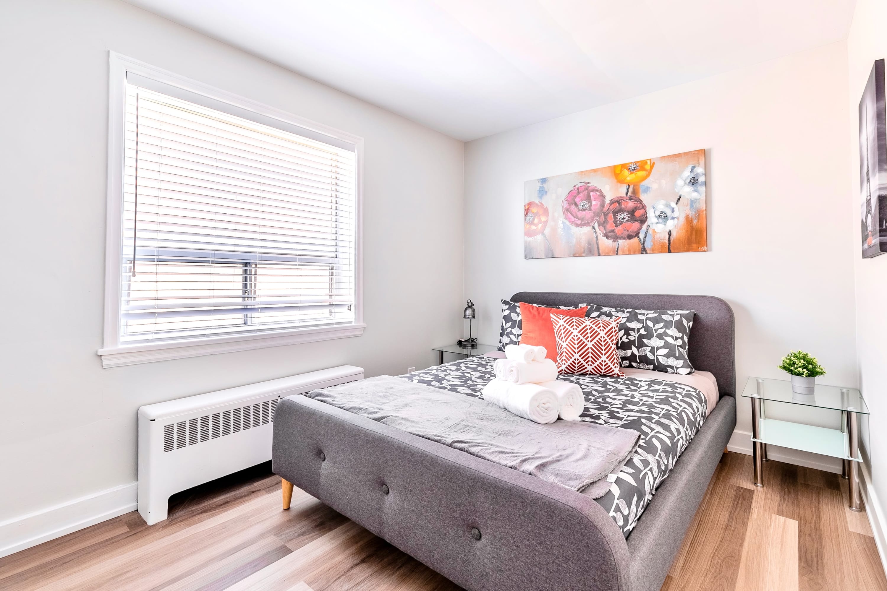 Modern Apartment in Corktown Hamilton Sleeps 4 | Photo 3