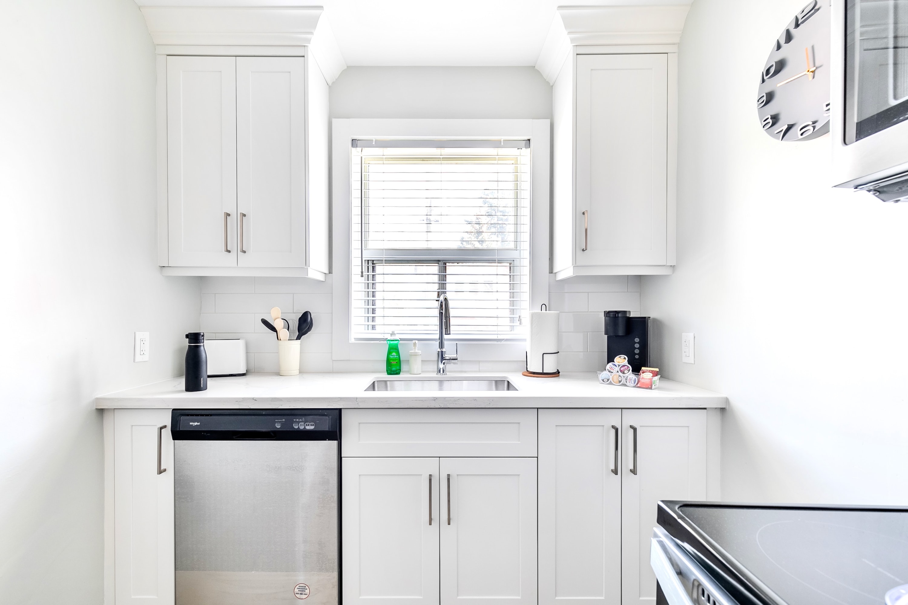 Modern Apartment in Corktown Hamilton Sleeps 4 | Photo 14