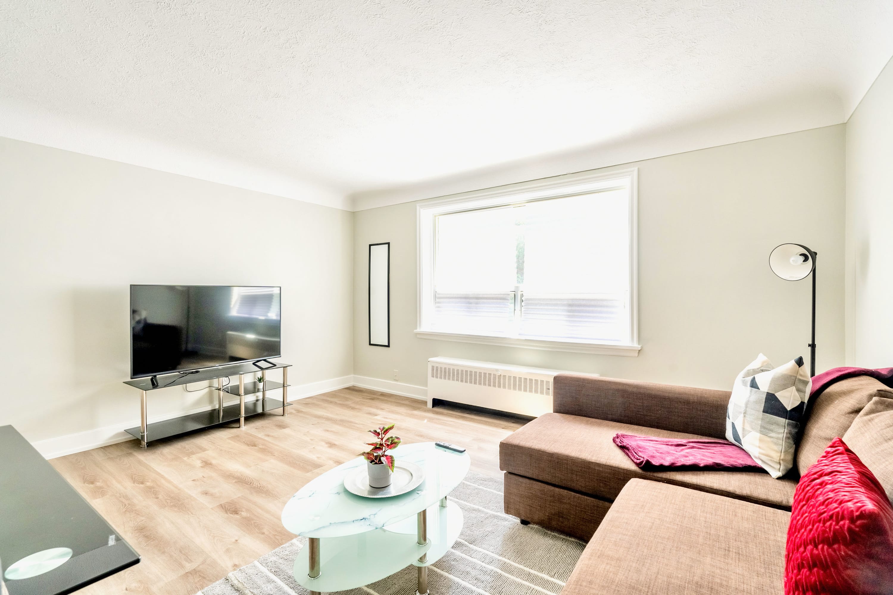 Modern Apartment in Corktown Hamilton Sleeps 4 | Photo 7