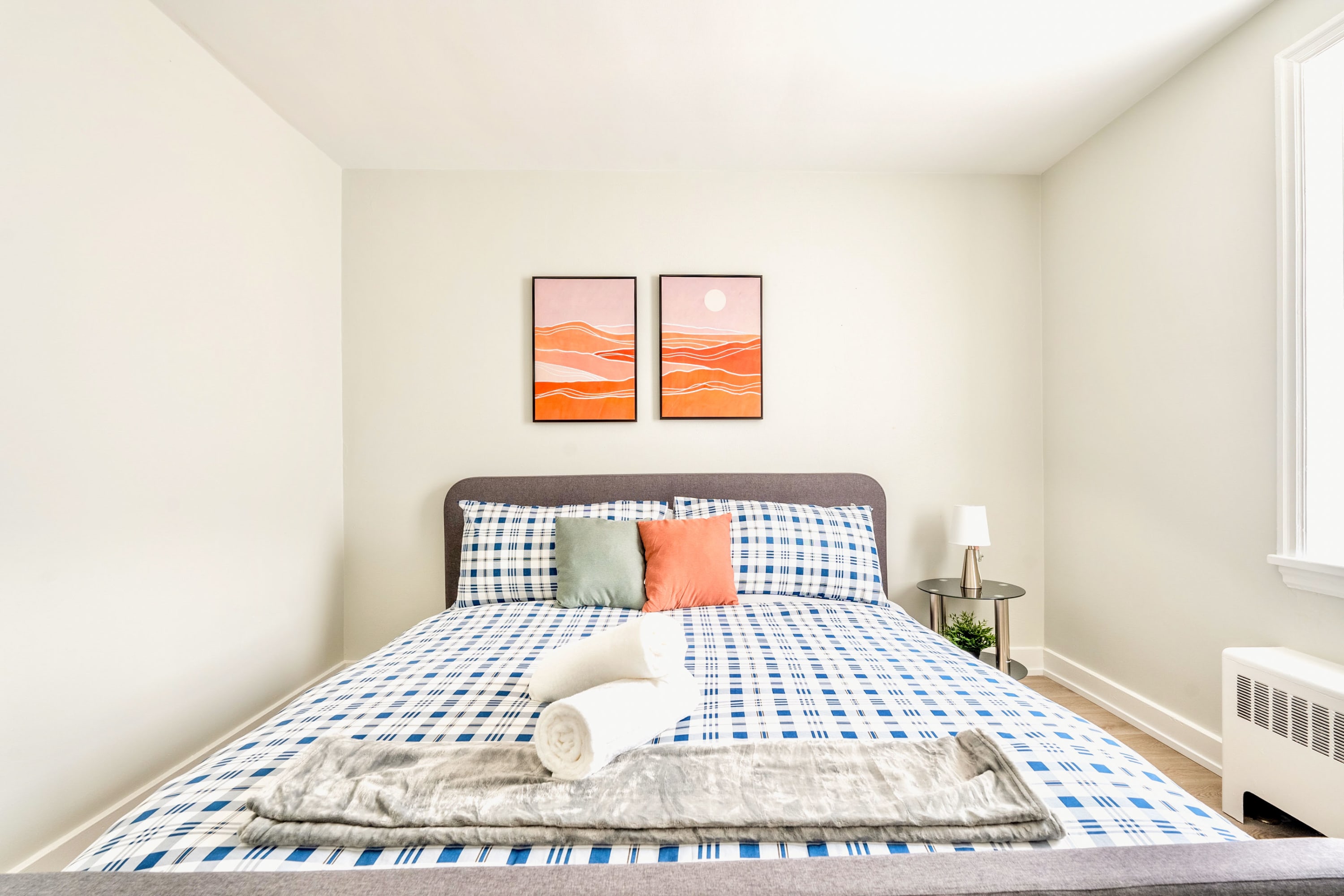 Modern Apartment in Corktown Hamilton Sleeps 4 | Photo 13