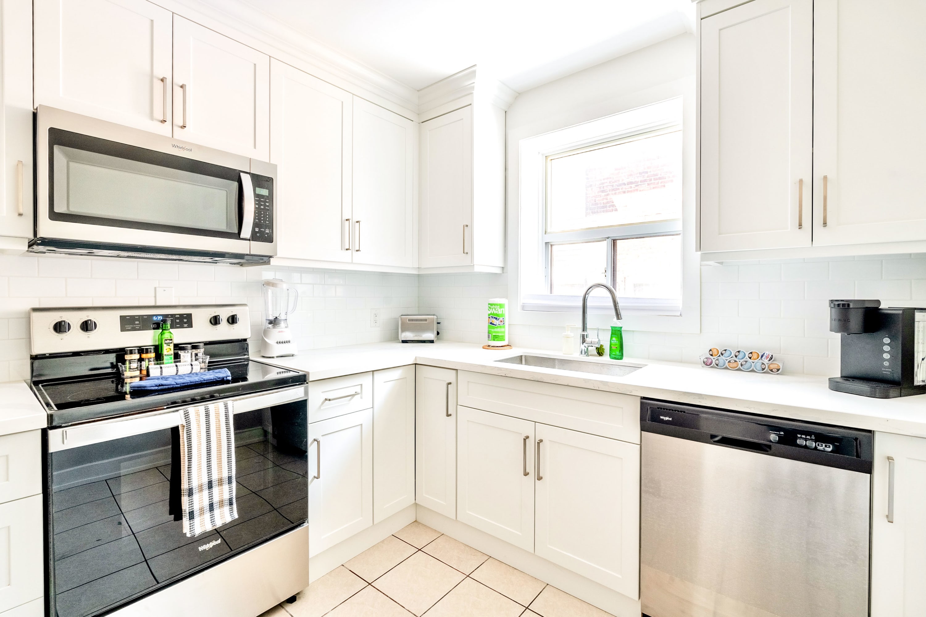 Modern Apartment in Corktown Hamilton Sleeps 4 | Photo 12