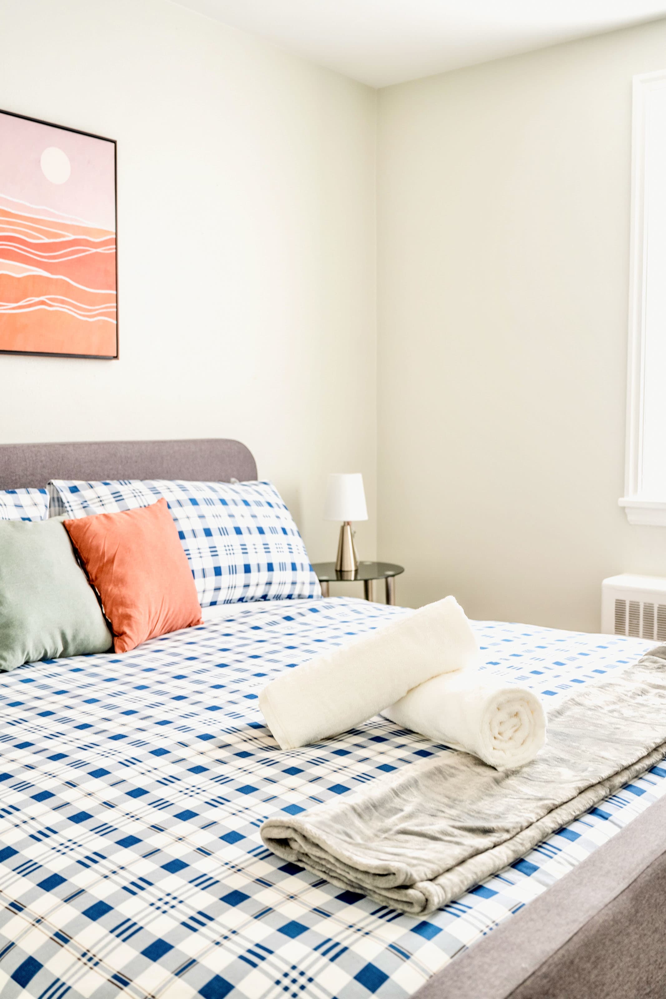 Modern Apartment in Corktown Hamilton Sleeps 4 | Photo 15