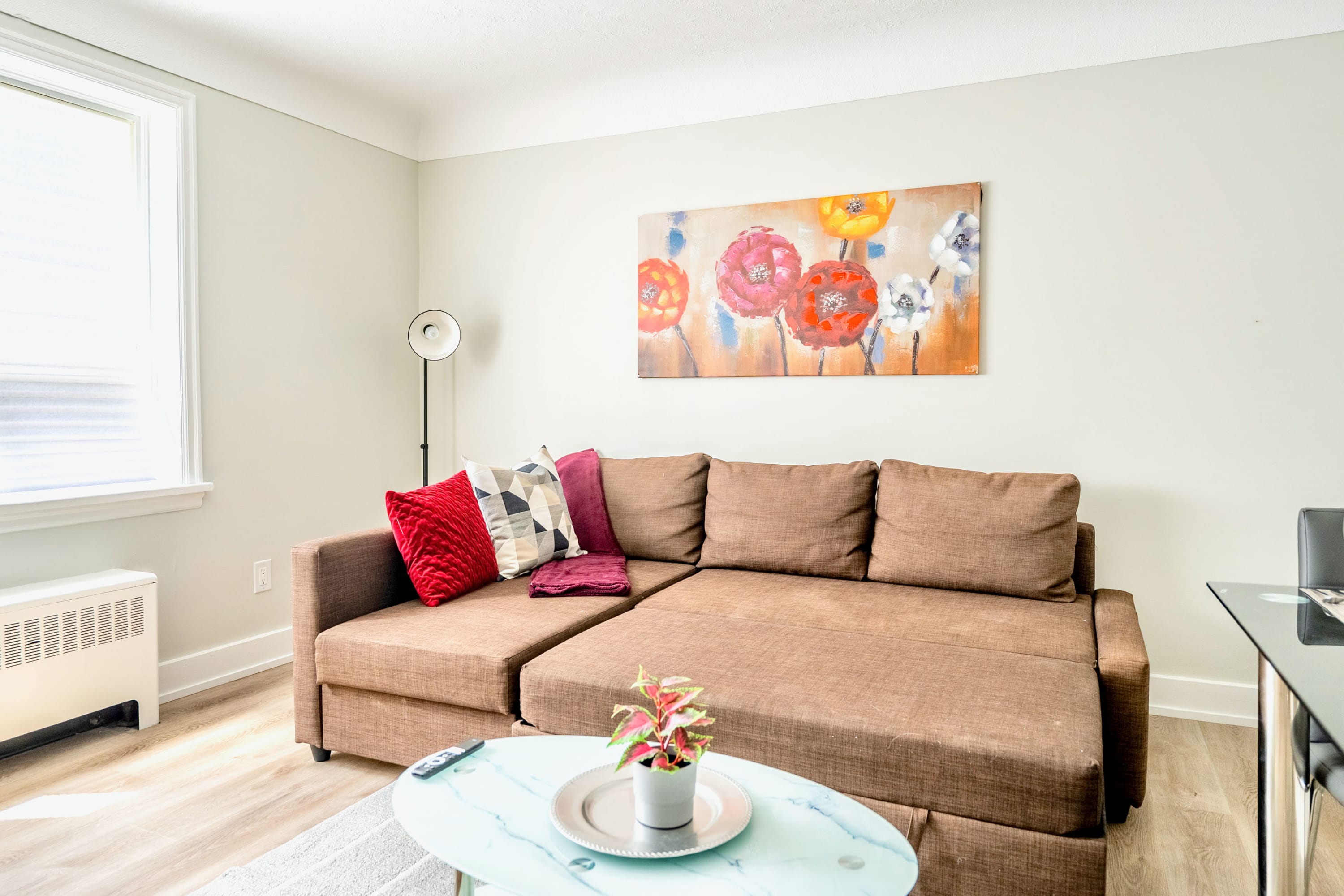 Modern Apartment in Corktown Hamilton Sleeps 4 | Photo 4