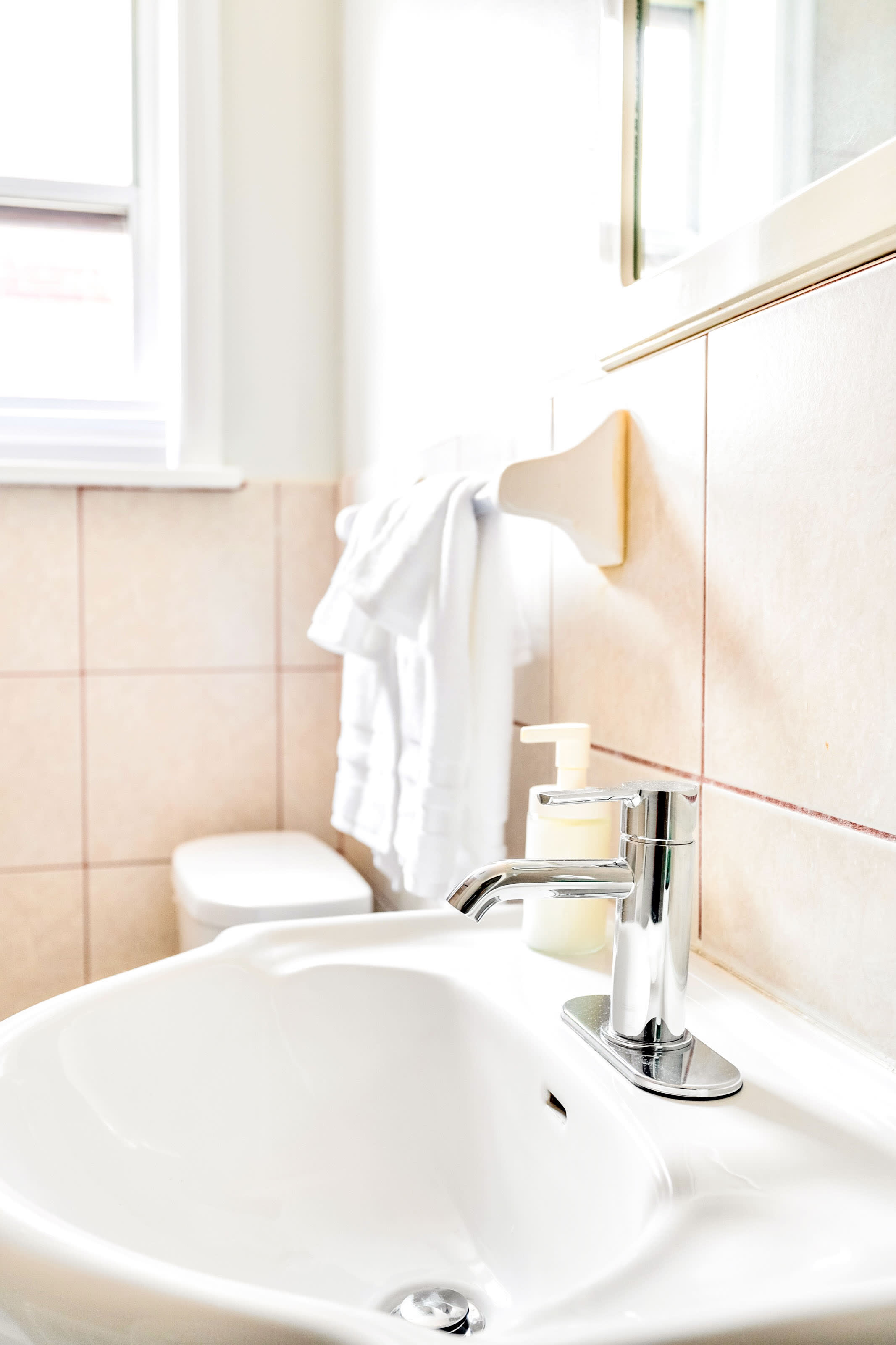 Modern Apartment in Corktown Hamilton Sleeps 4 | Photo 17