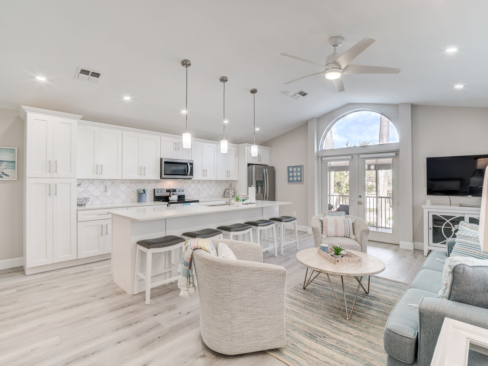 Island Oasis Steps From the Sugar Sand Beach