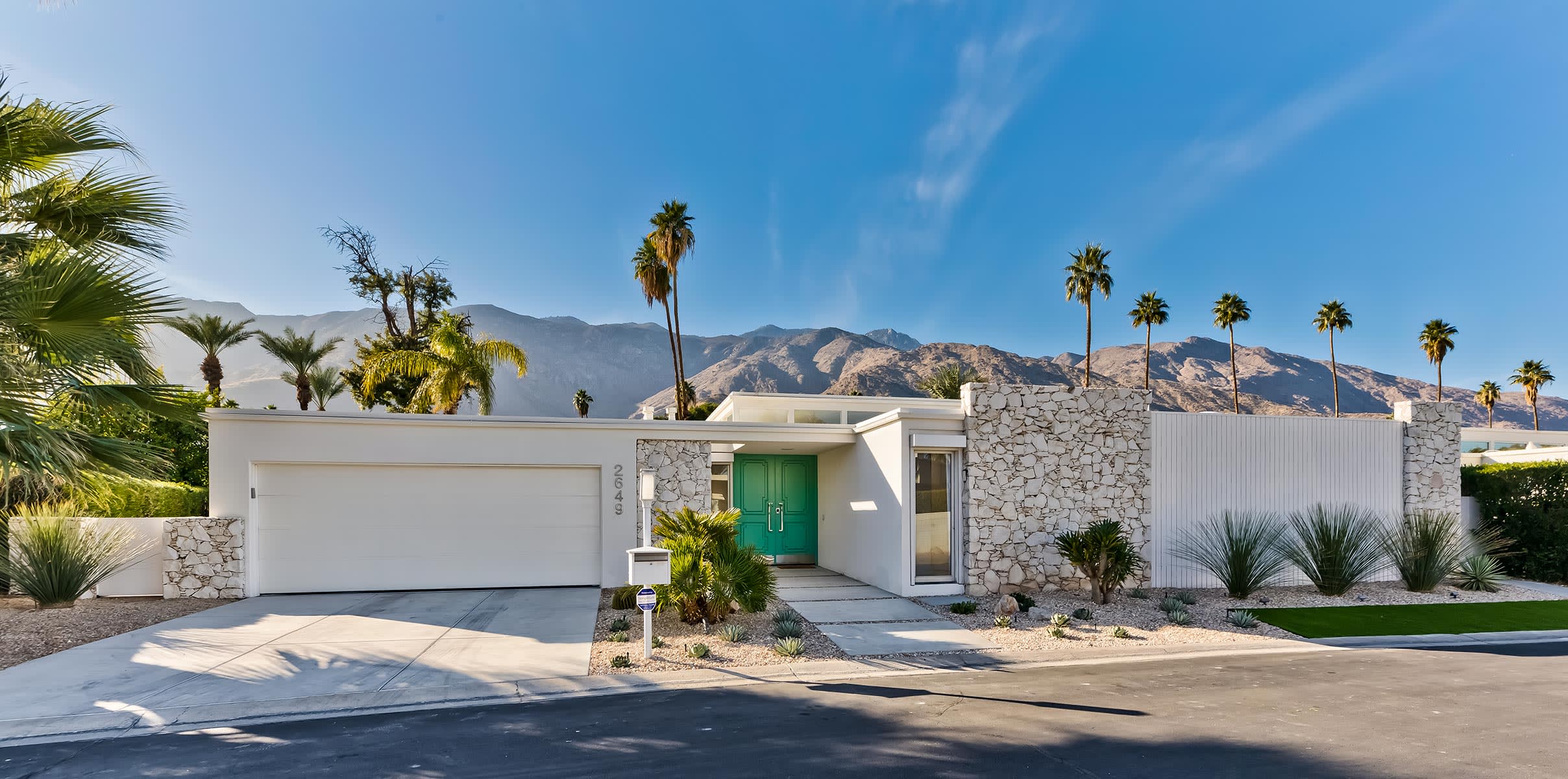Indian Canyons Oasis w/ Pool, Spa & Golf/Mtn Views