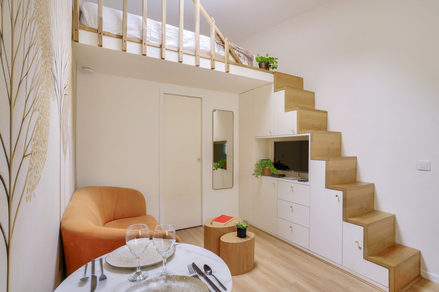 Beautiful studio in small house near Eiffel Tower — Paris, Île-de-France — vacation rental