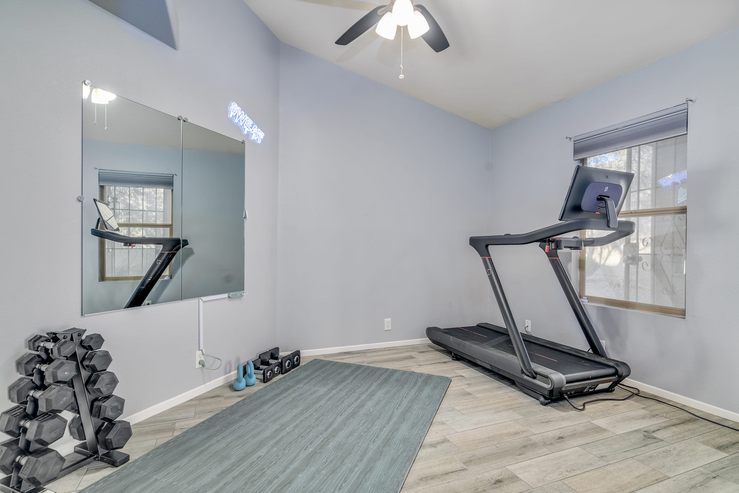 Pool! Workout Room, Treadmill, Grill, Pet Friendly!