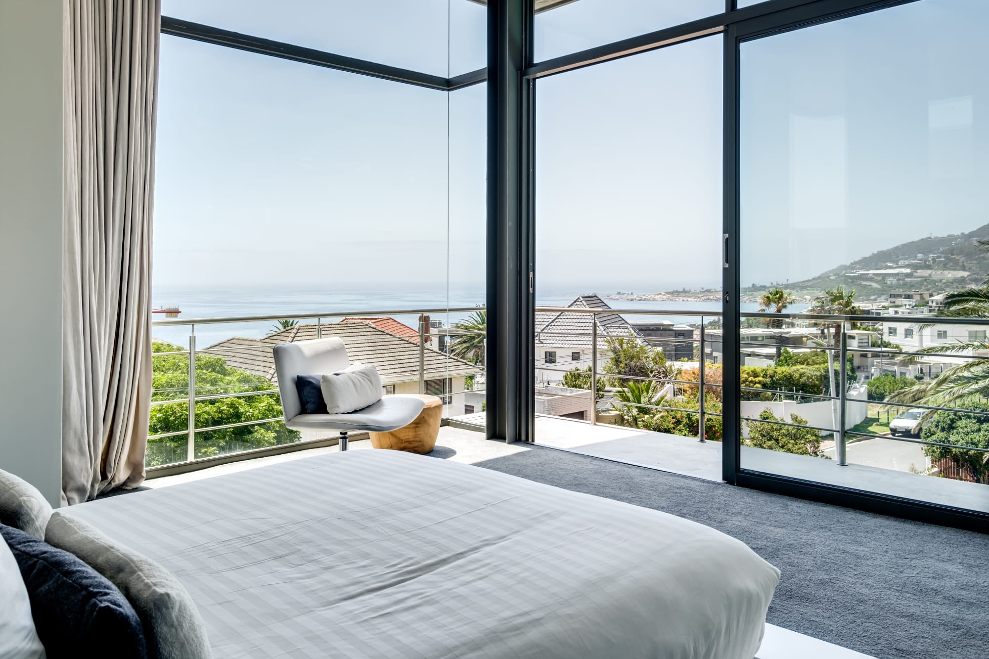 Exquisite Modern Camps Bay Villa Hove Villa 6