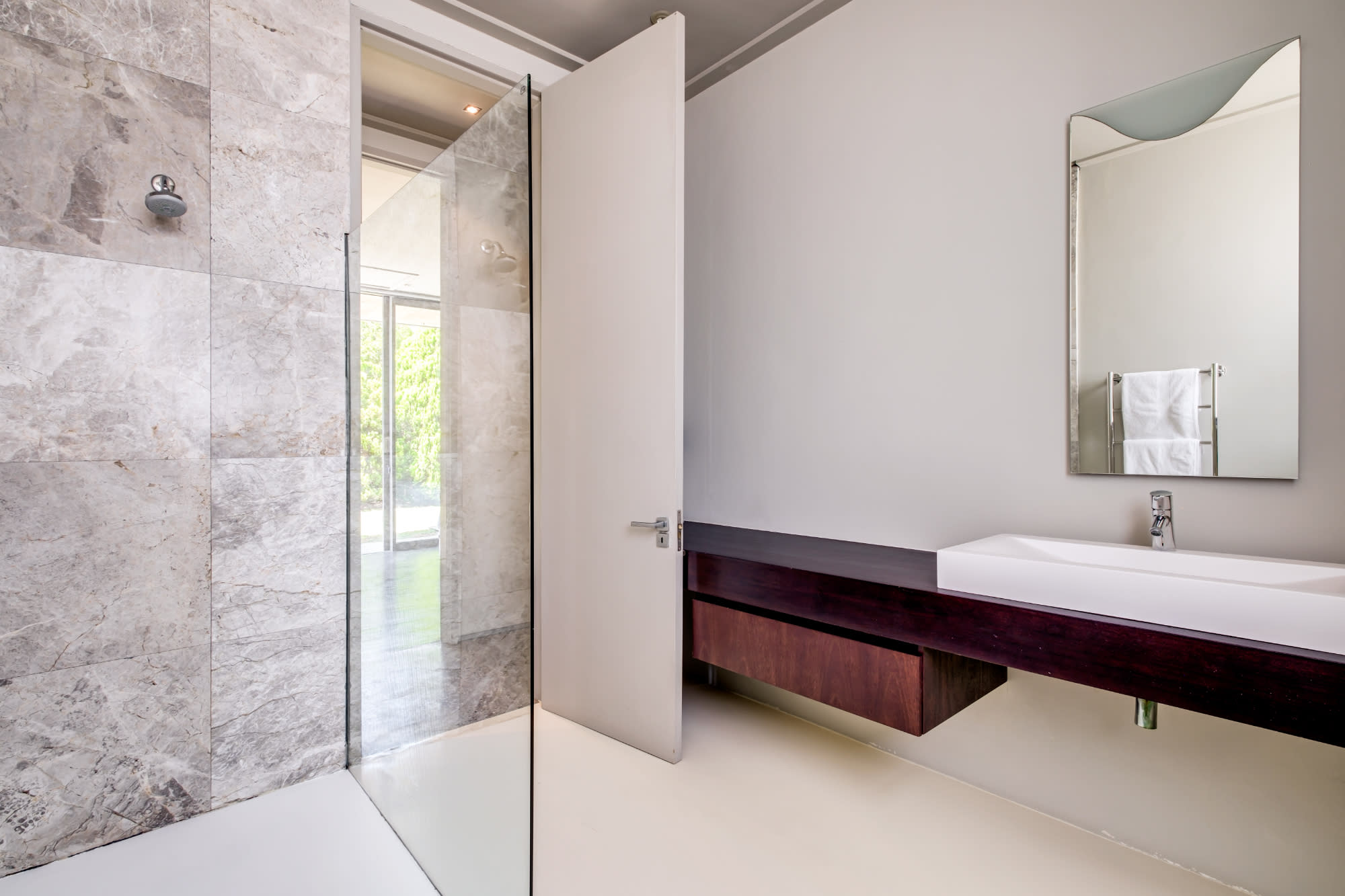 Exquisite Modern Camps Bay Villa Hove Villa 10