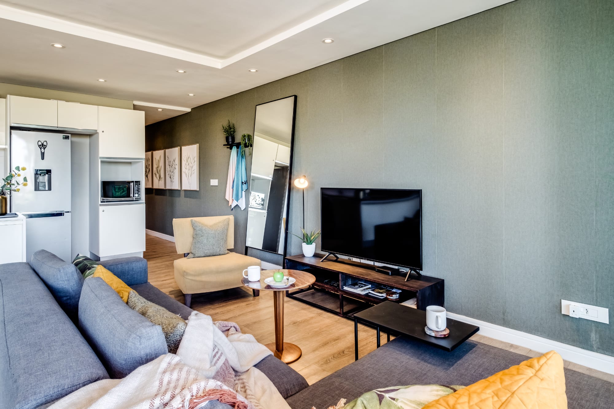 Urban Chic Apartment close to Waterfront Warwick 5