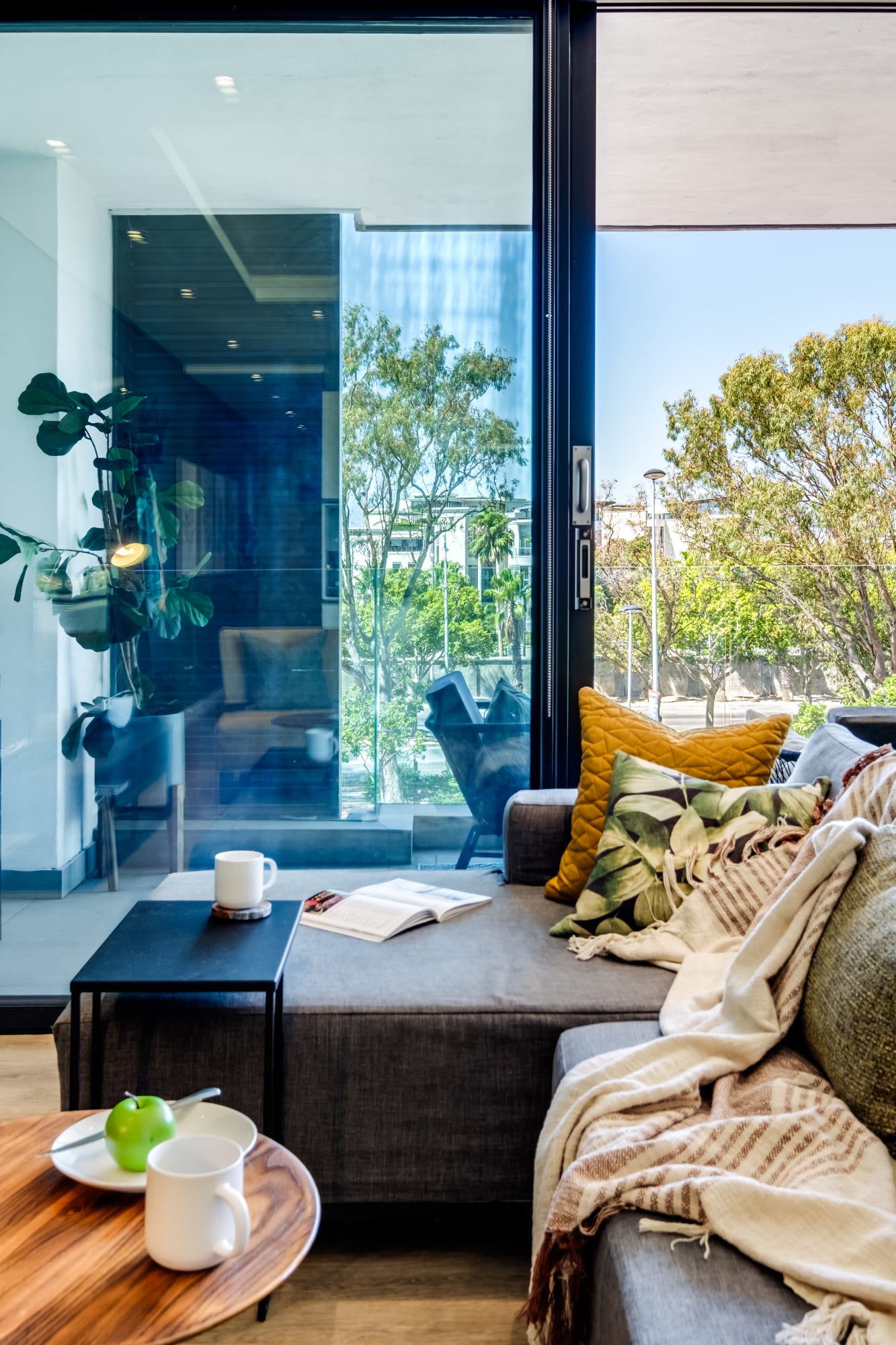 Urban Chic Apartment close to Waterfront Warwick 7