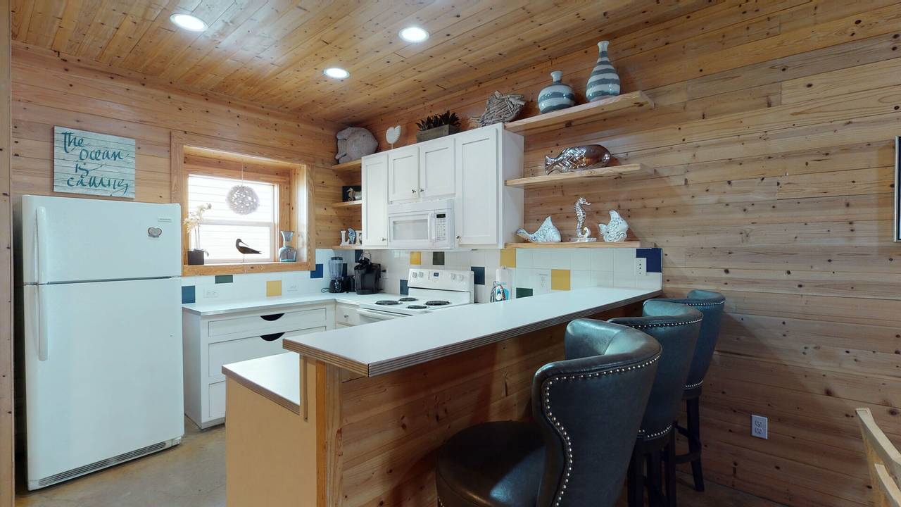 Bron's Beach Shack | Starkey by Portoro