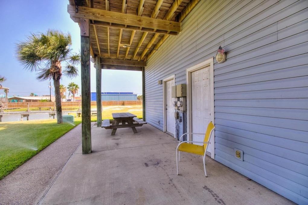 Coffee, Wine, Beach House | Starkey by Portoro