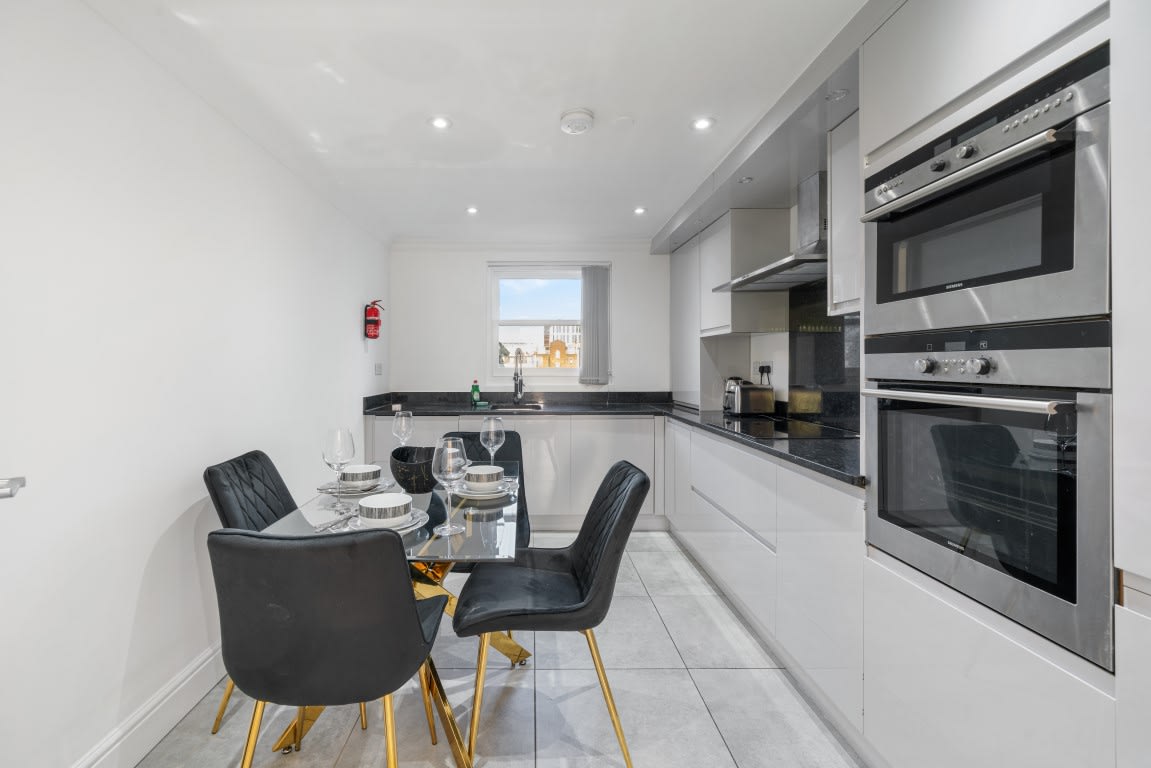 Victorian 2B Apartment in Paddington St in Chilworth Street W2 - Property image 7 - VivreStays