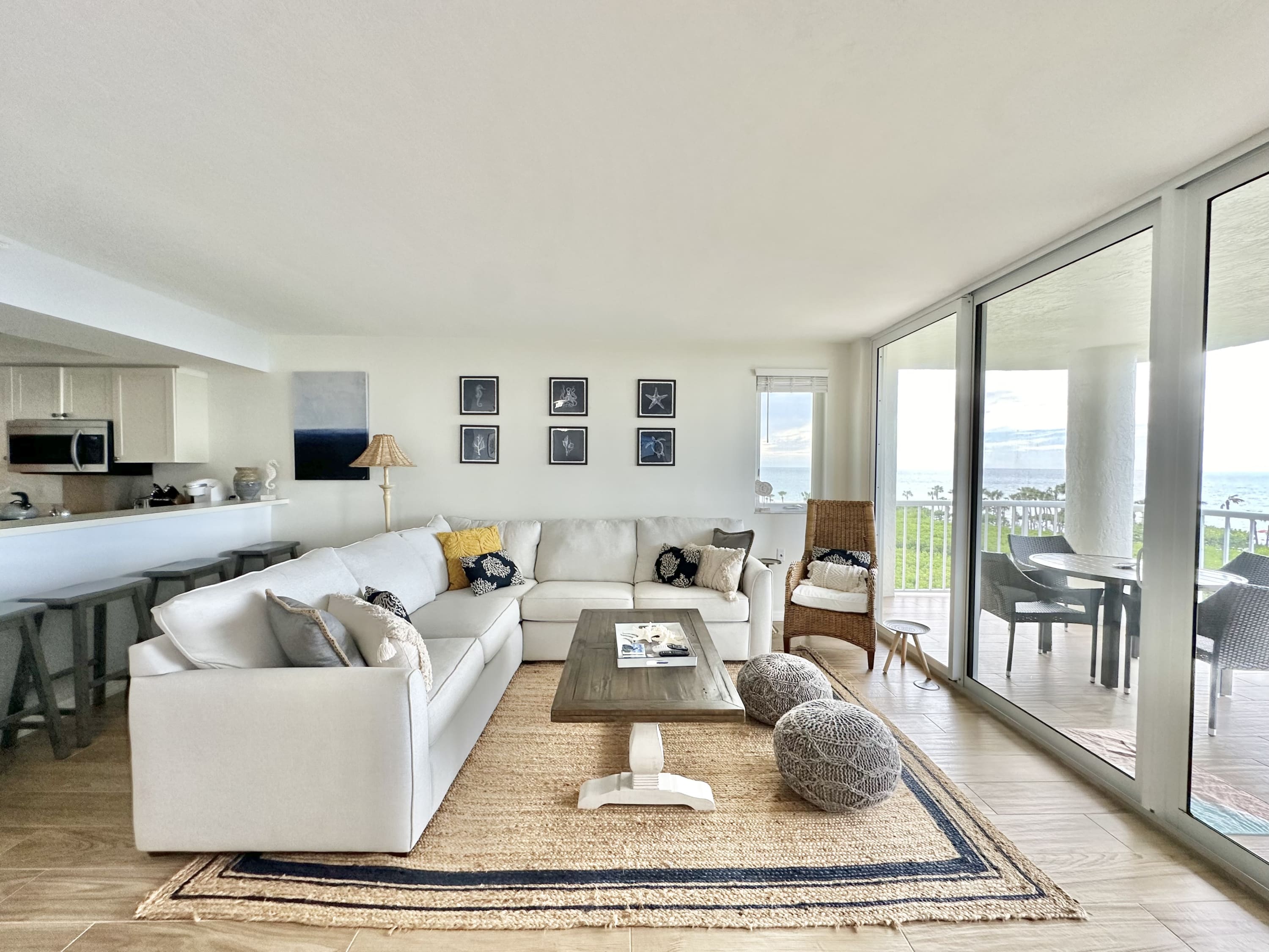 Seagate Beach Condo, Ocean Views, Pool, Gym, Free Parking — Naples, FL — vacation rental