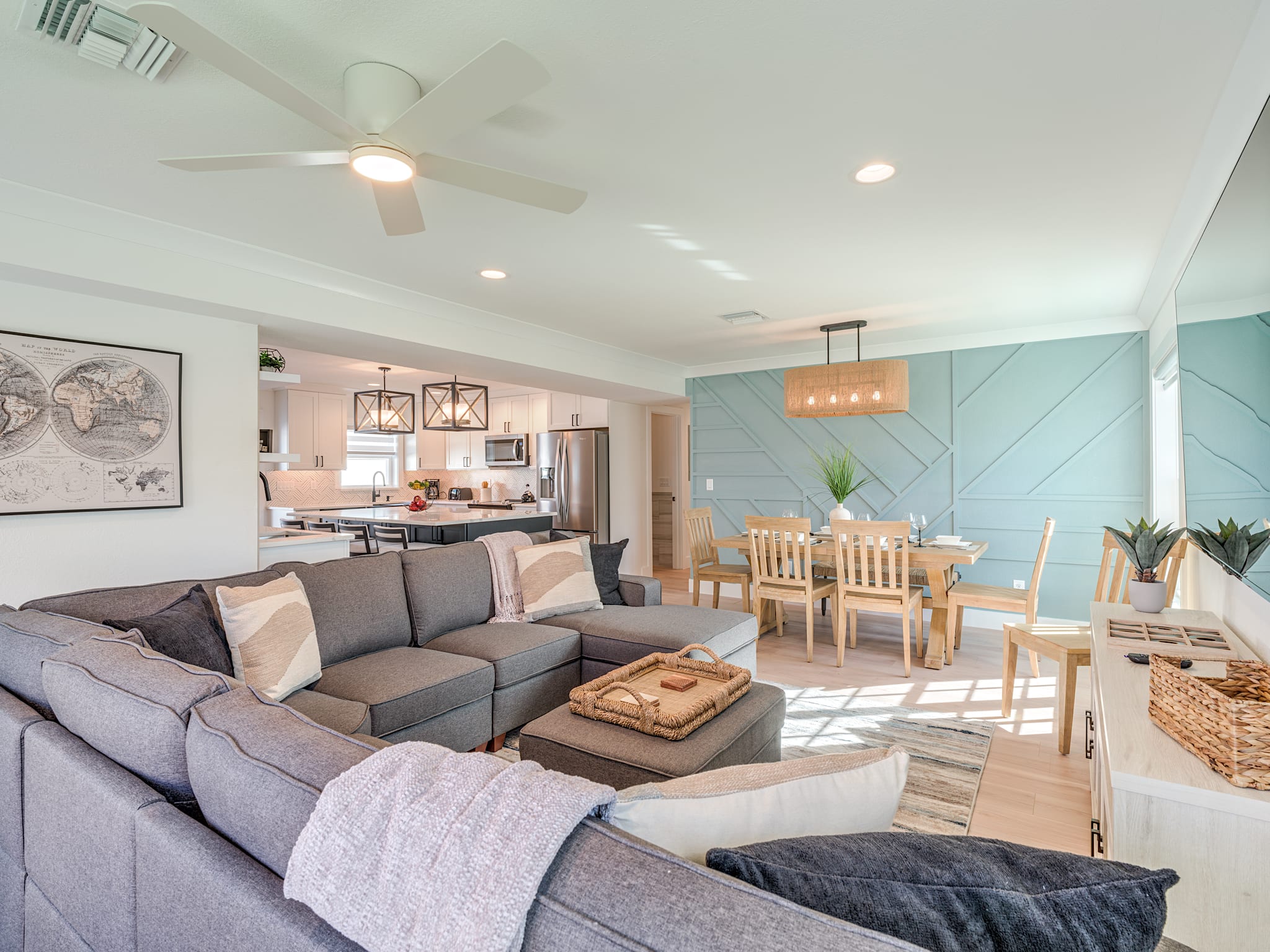 Private Home and Heated Pool on Virginia Ave