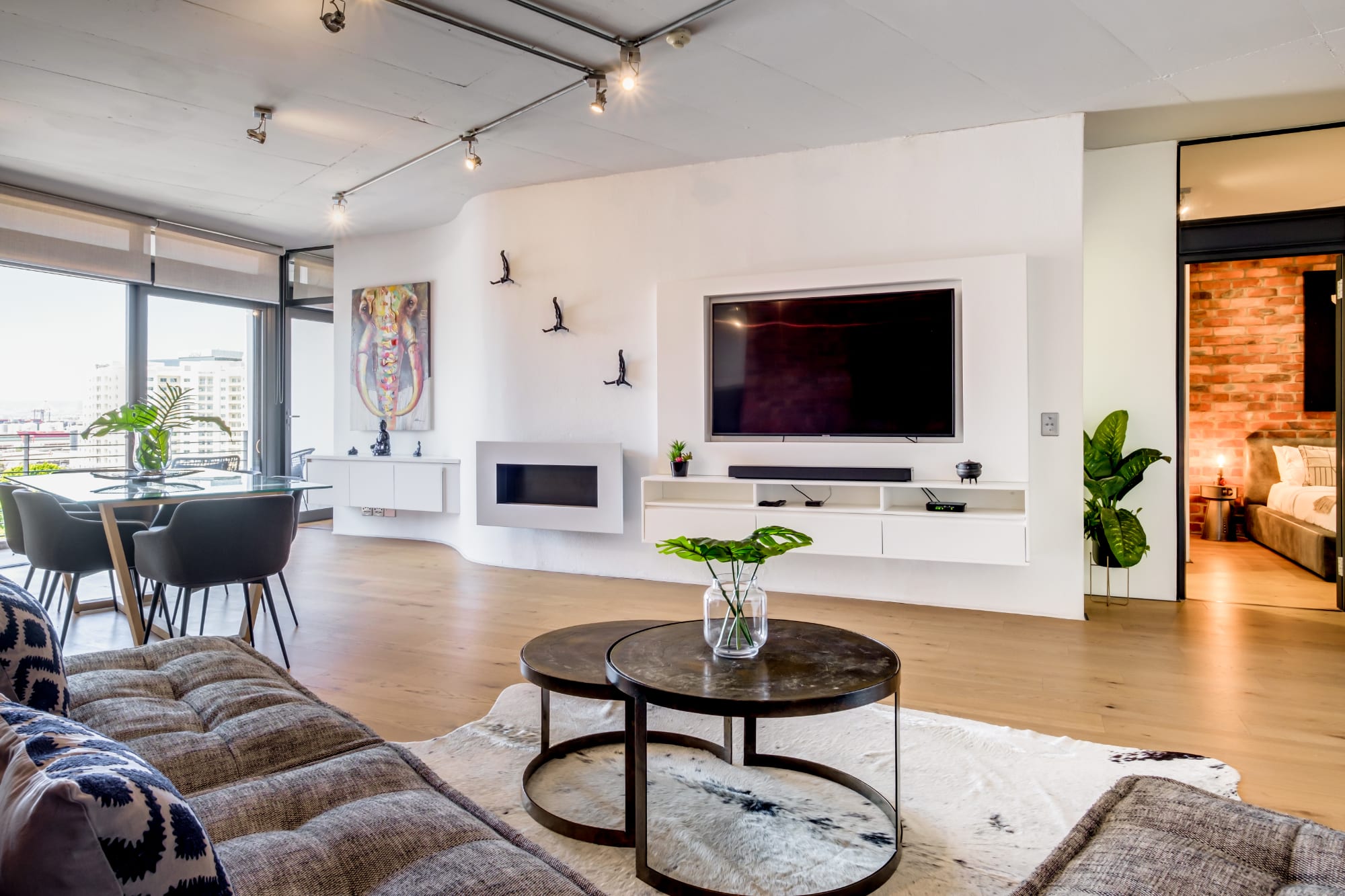 Similar Property Chic Fully Equipped Apartment in the Heart of Cape Town Tribeca Condo