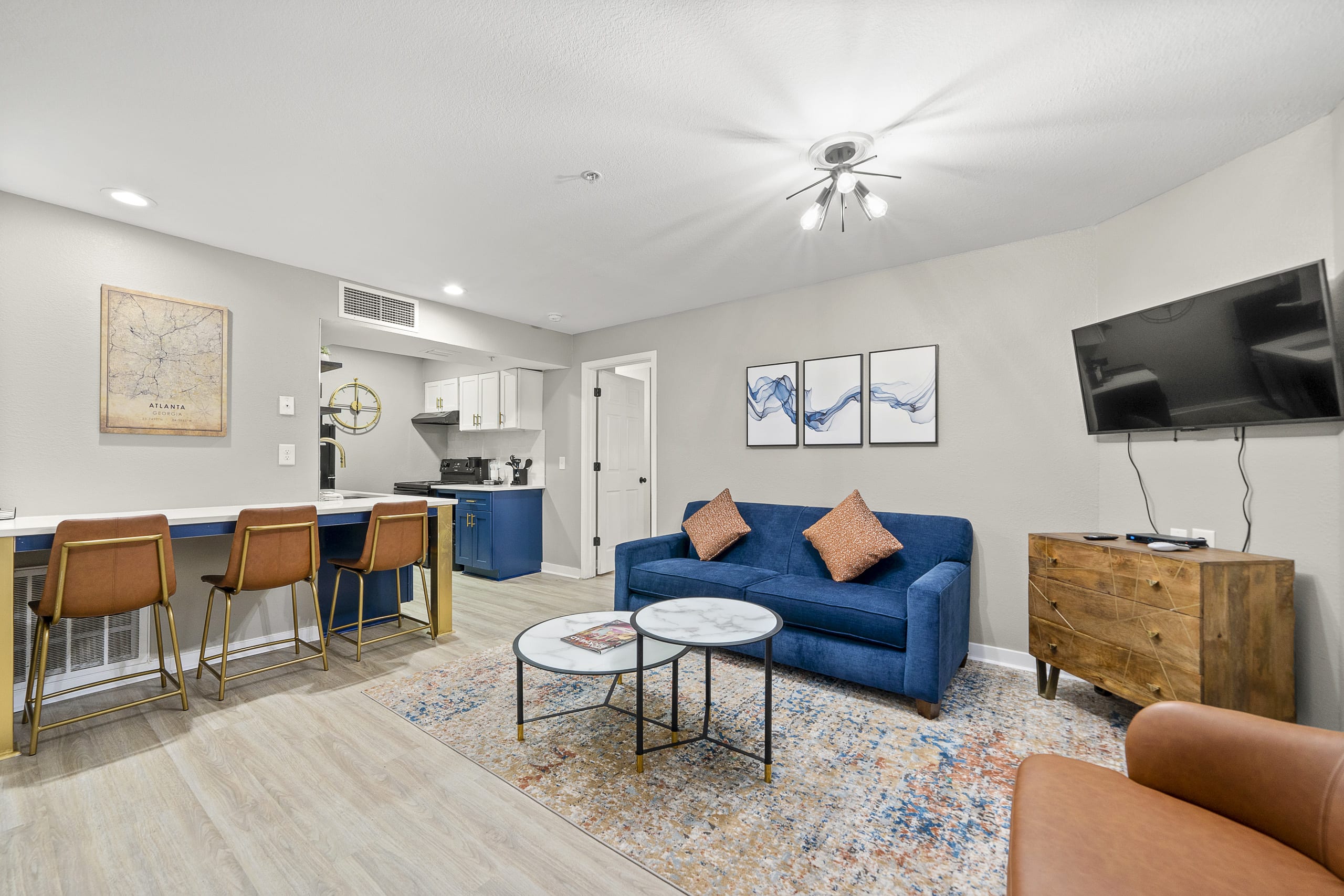 Charming Urban Condo With Pool And Gym - Stylish Retreat - Buckhead, GA