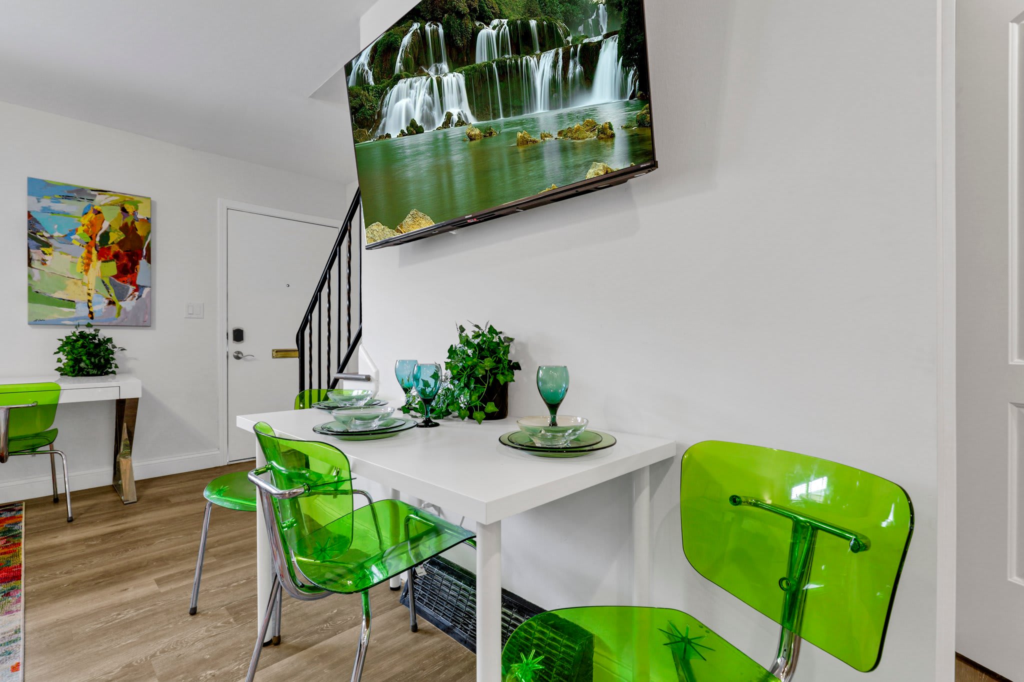 The Worthington - 3 BR and Parking