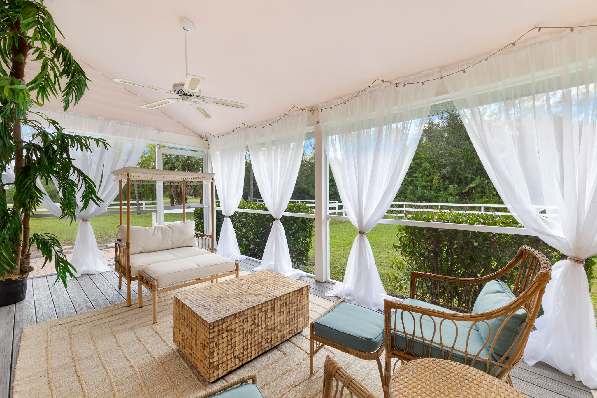 Grand Elegant Old-Florida Estate, Pool, Sleeps 18 — Fort Myers, FL — vacation rental