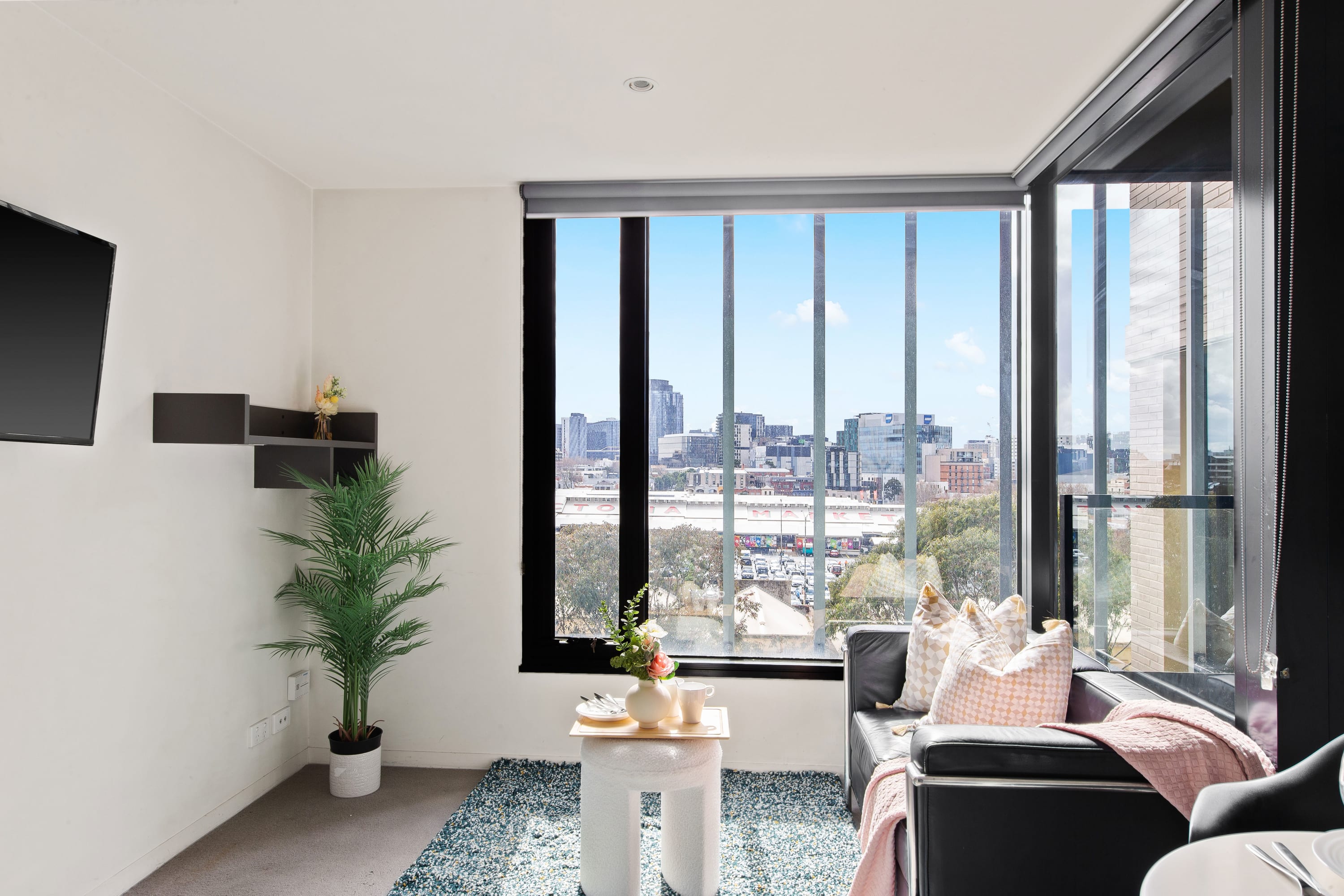 Comfy City Apt Beside Queen Victoria Market — Melbourne, Victoria — vacation rental