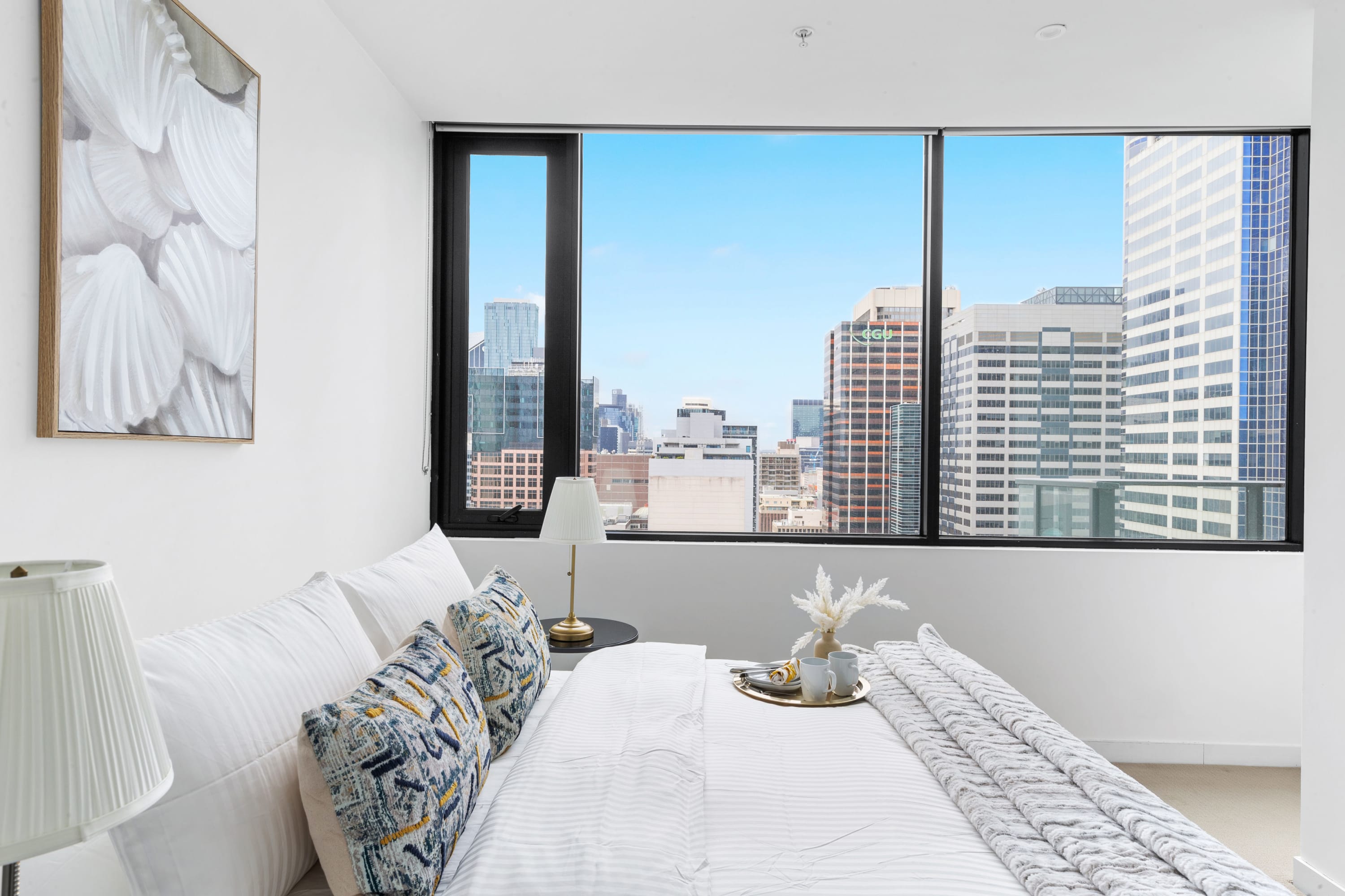 Modern 2BR Apt Next to Southern Cross FREE Parking — Melbourne, Victoria — vacation rental