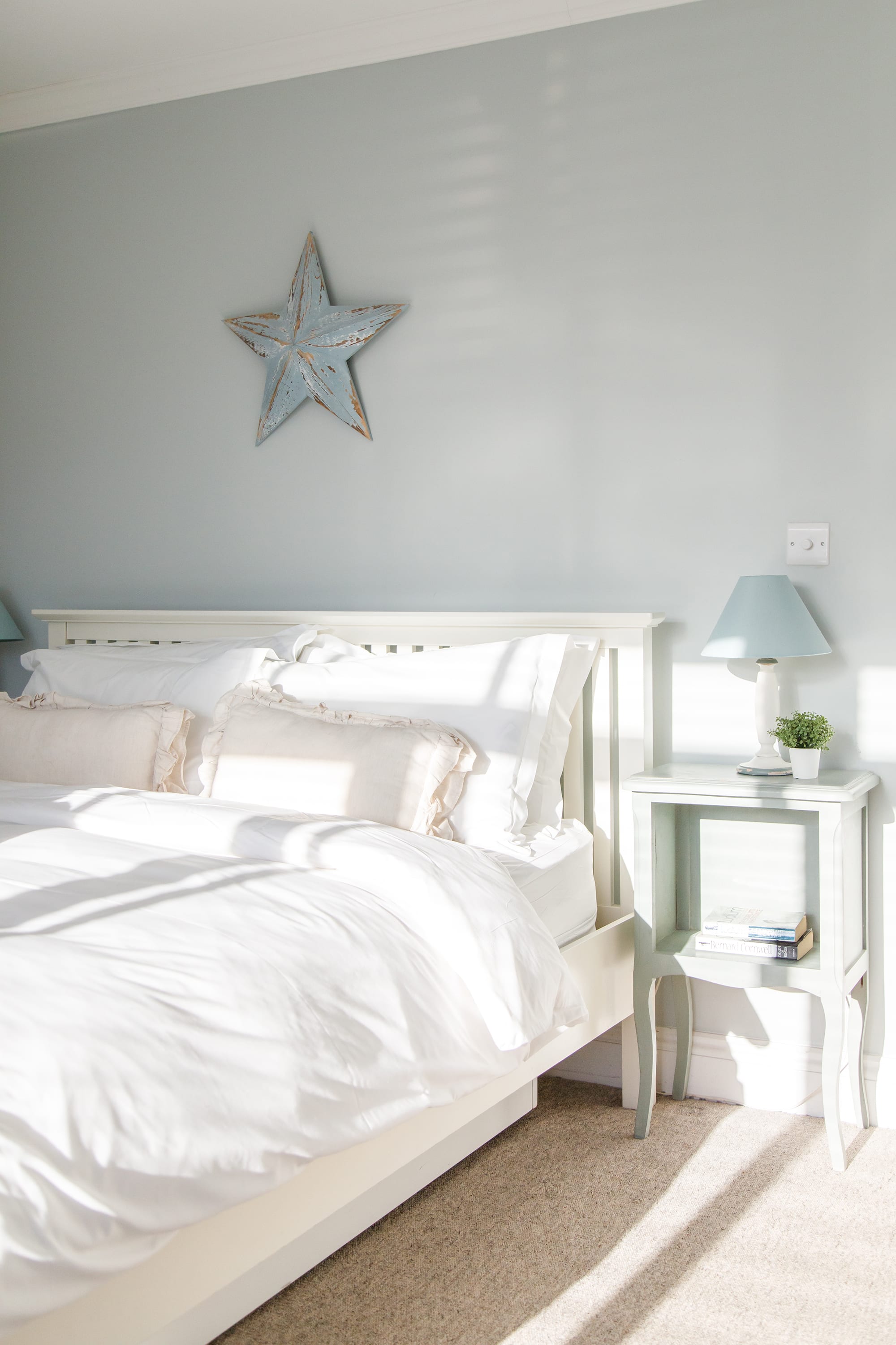 You'll find all the comforts you need for a great night's sleep, like quality bedding, crisp sheets and bedside tables with lamps.