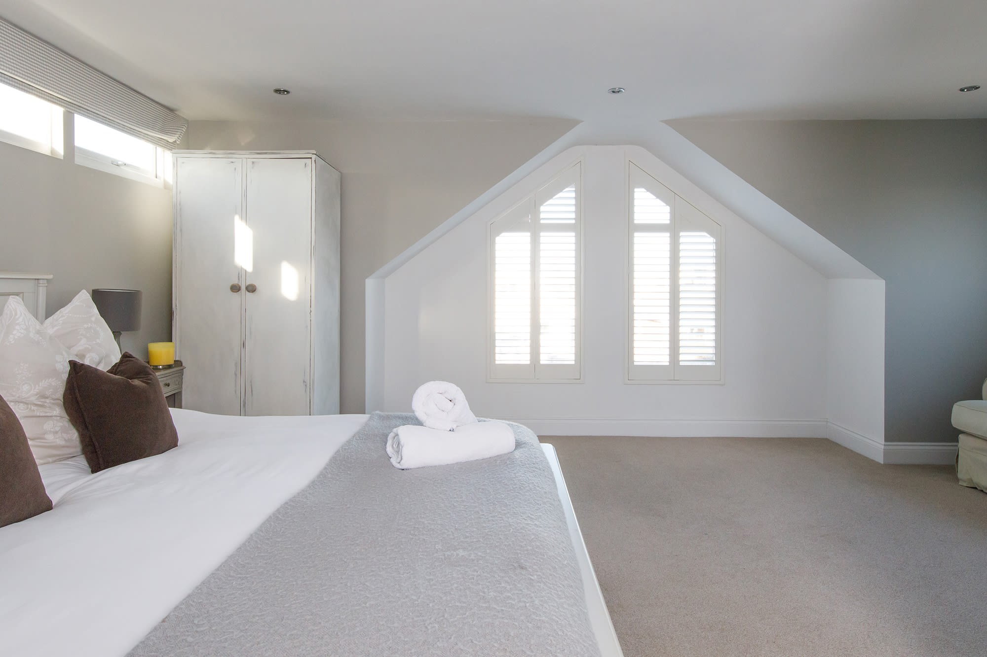 Light, bright, spacious and airy rooms awaits.