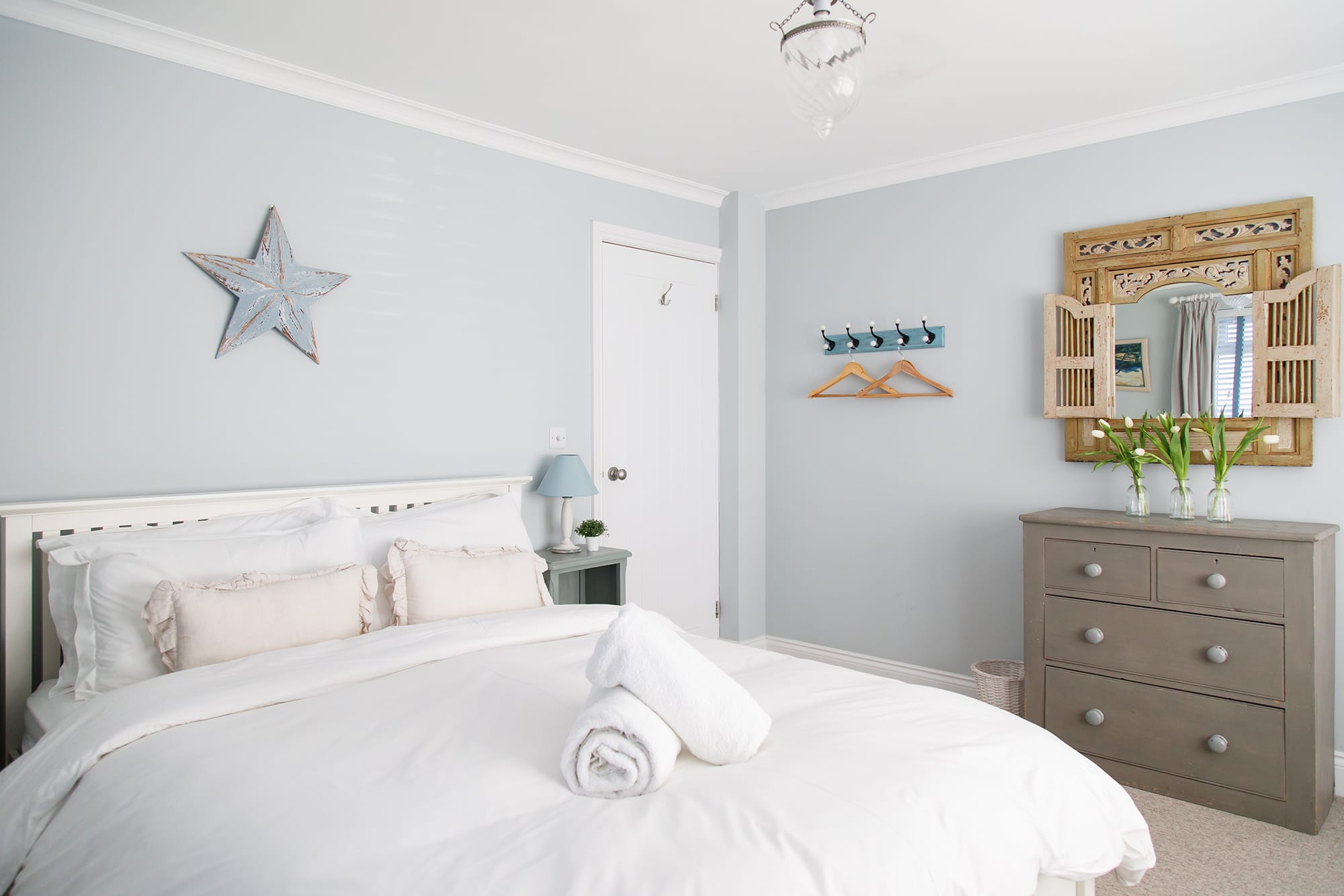 4BR Beach House sleeps 10 – 5 mins walk to the Sea