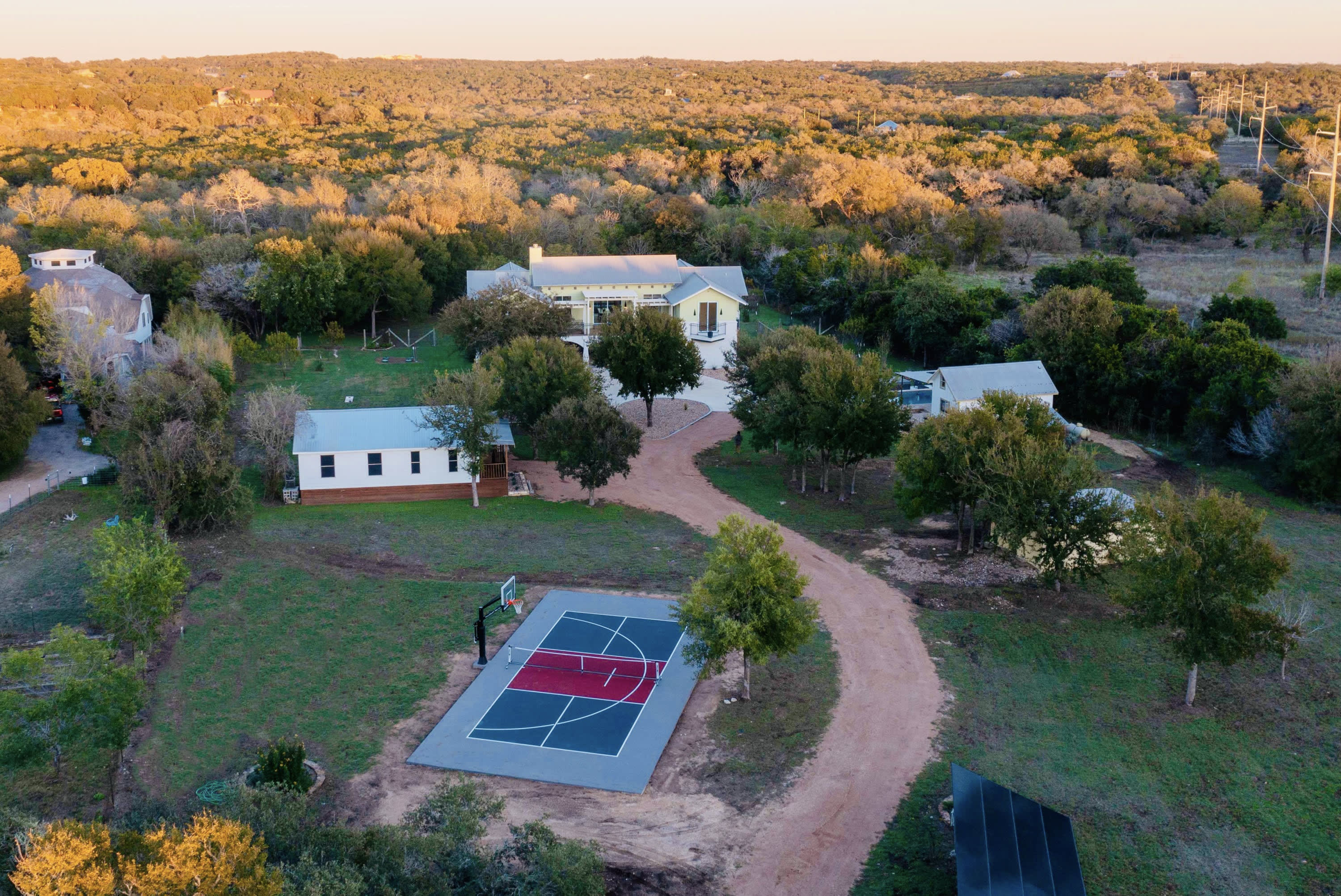 7 BR Gated Compound | Sleep 26 | Pool | Pickleball Court — Driftwood, TX — vacation rental