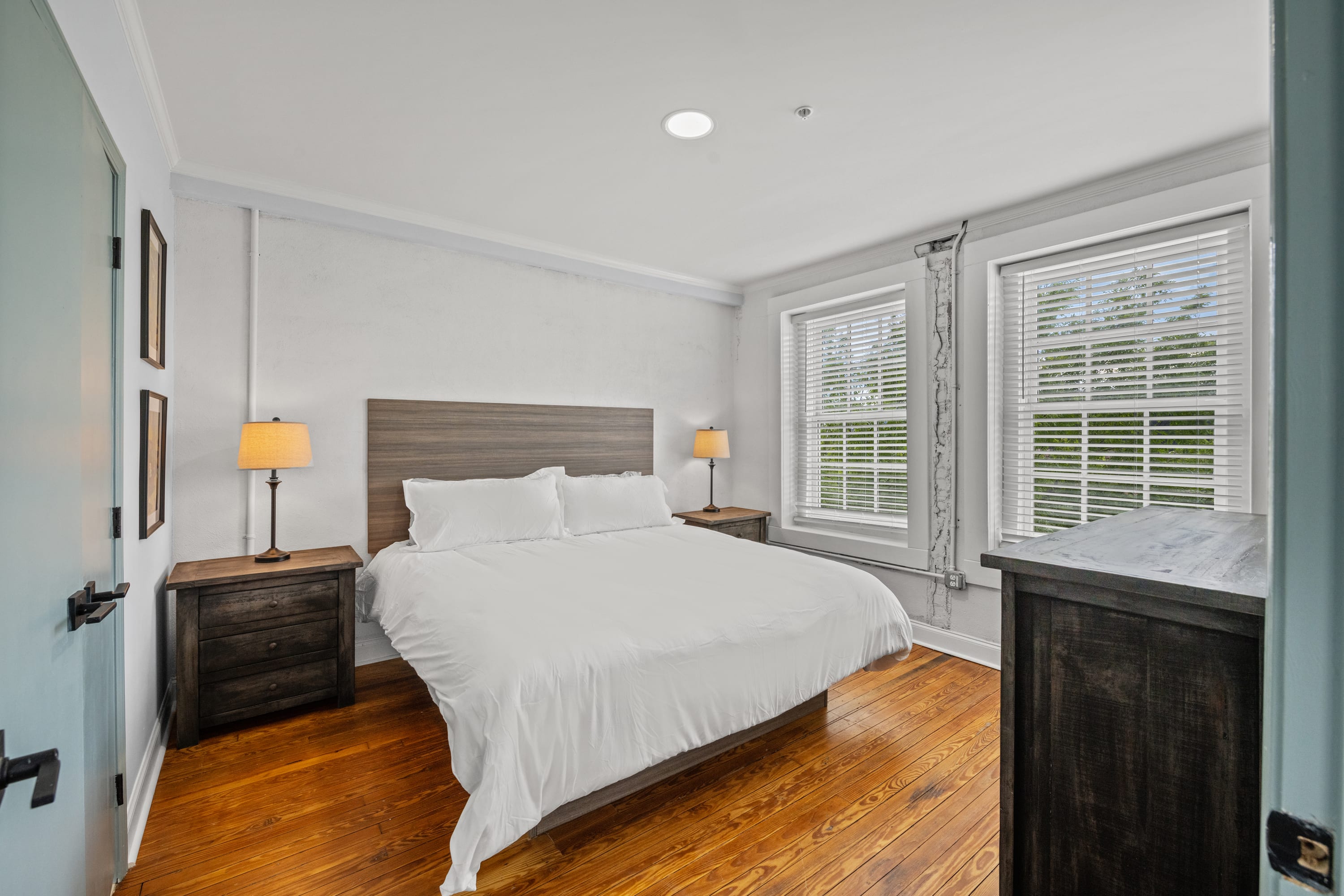 Stylish Loft Steps Away from Main Street | Photo 7