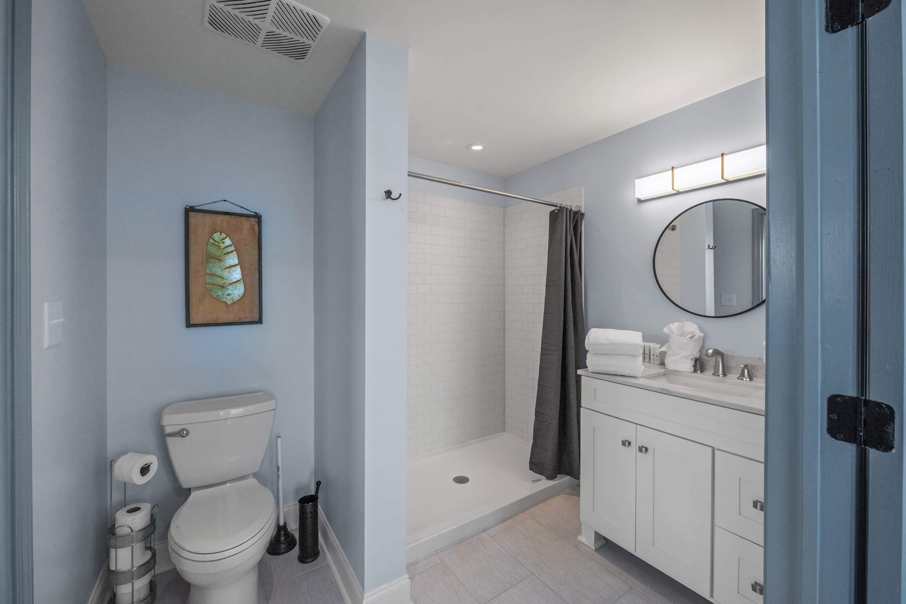 Stylish Loft Steps Away from Main Street | Photo 10