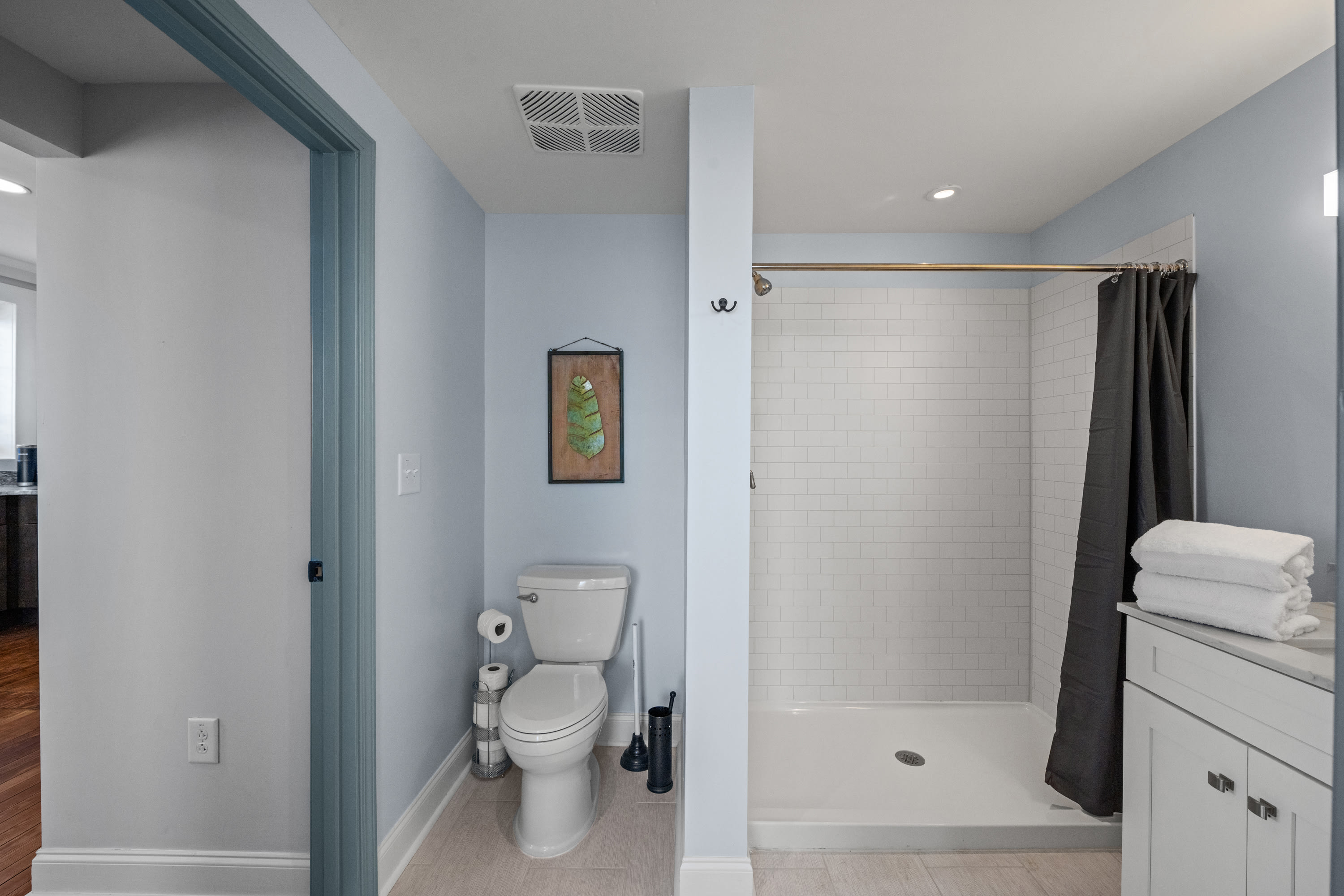 Stylish Loft Steps Away from Main Street | Photo 11