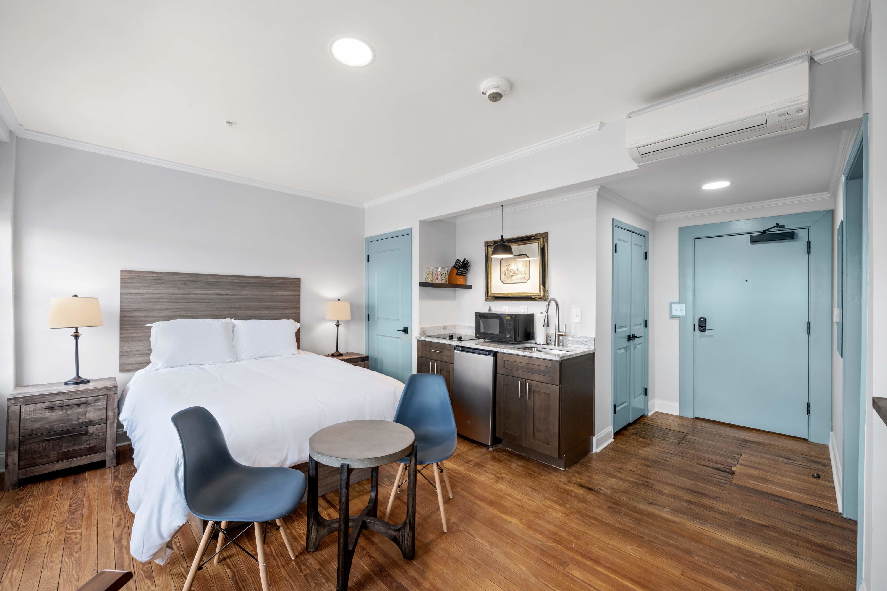 Historic Elegance Loft in Downtown Conway | Photo 4