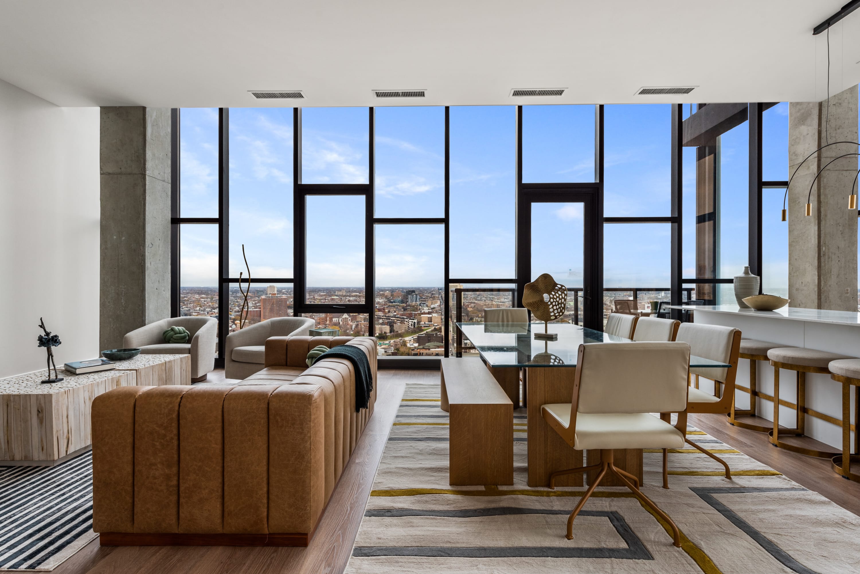 Luxury 3br Penthouses + Group Comfort Awaits - Chicago, IL