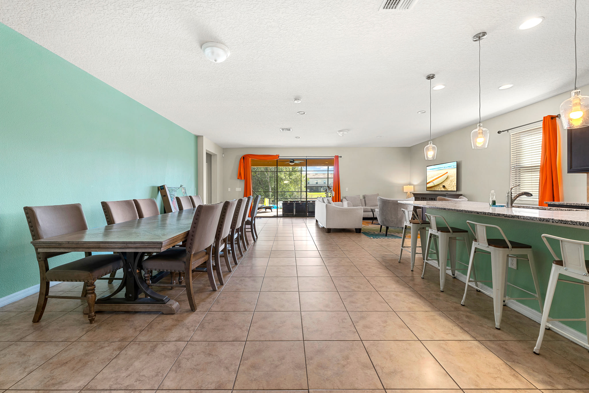 Family villa w/private pool & game room