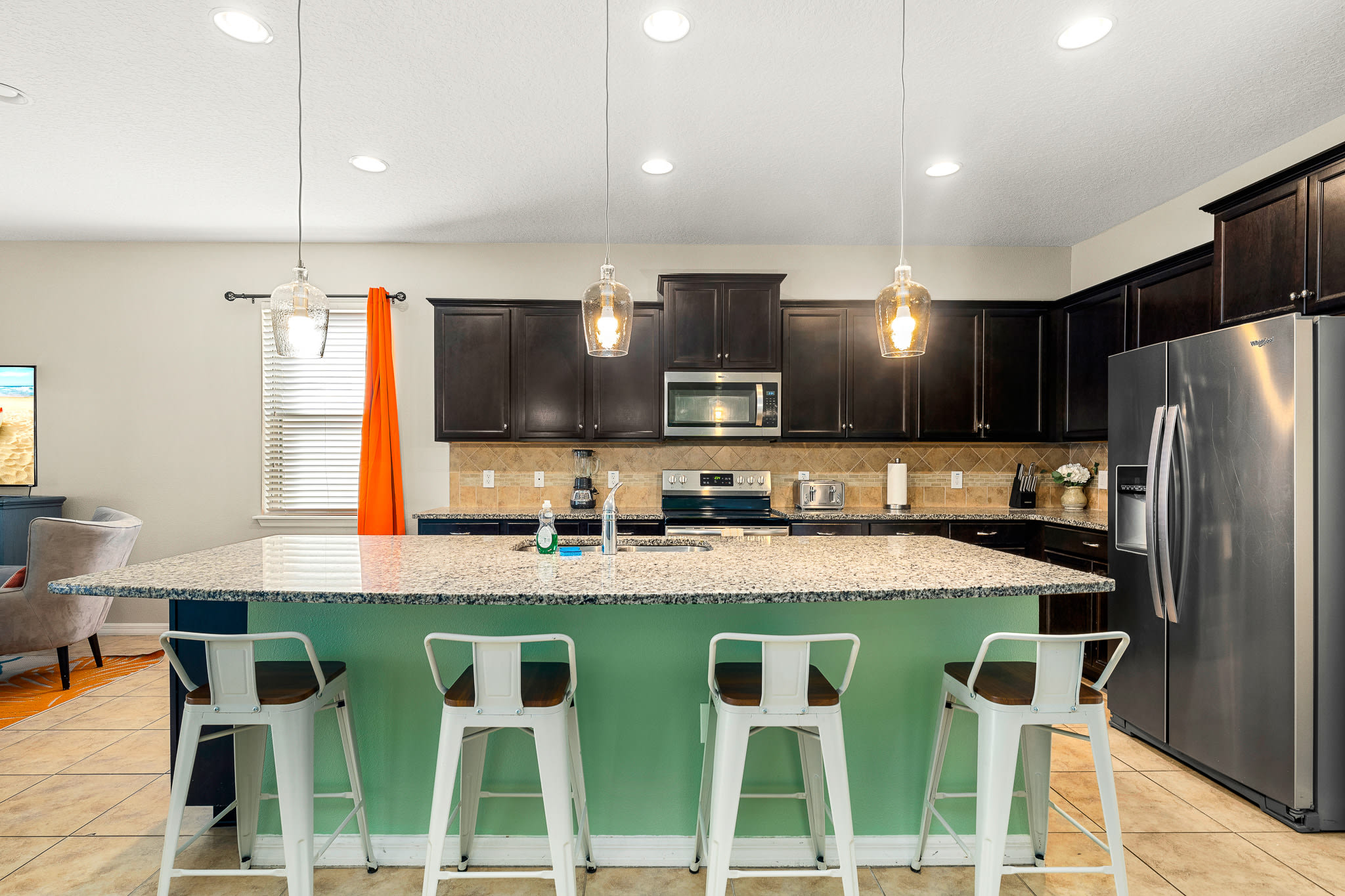 Family villa w/private pool & game room