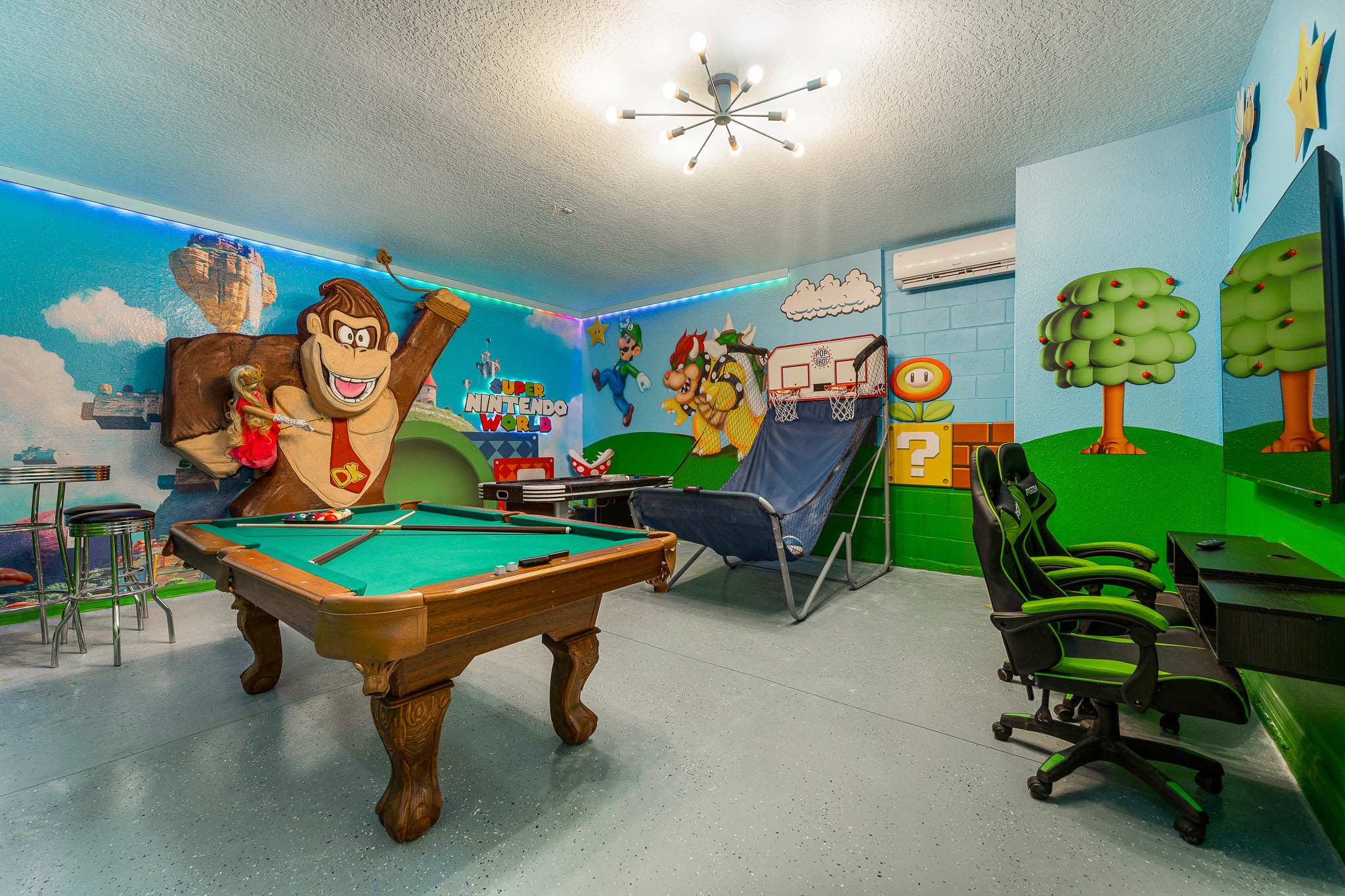 Family villa w/private pool & game room