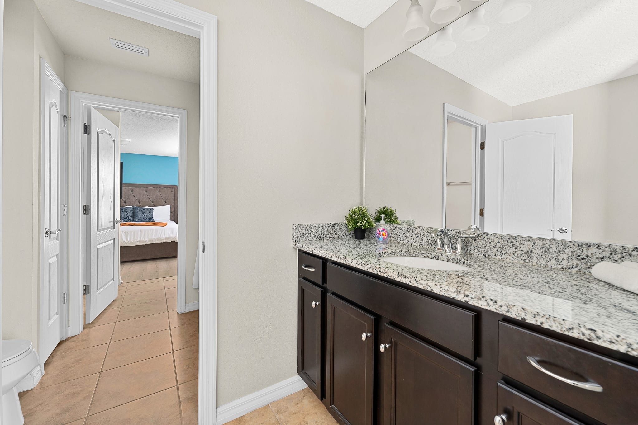 Family villa w/private pool & game room