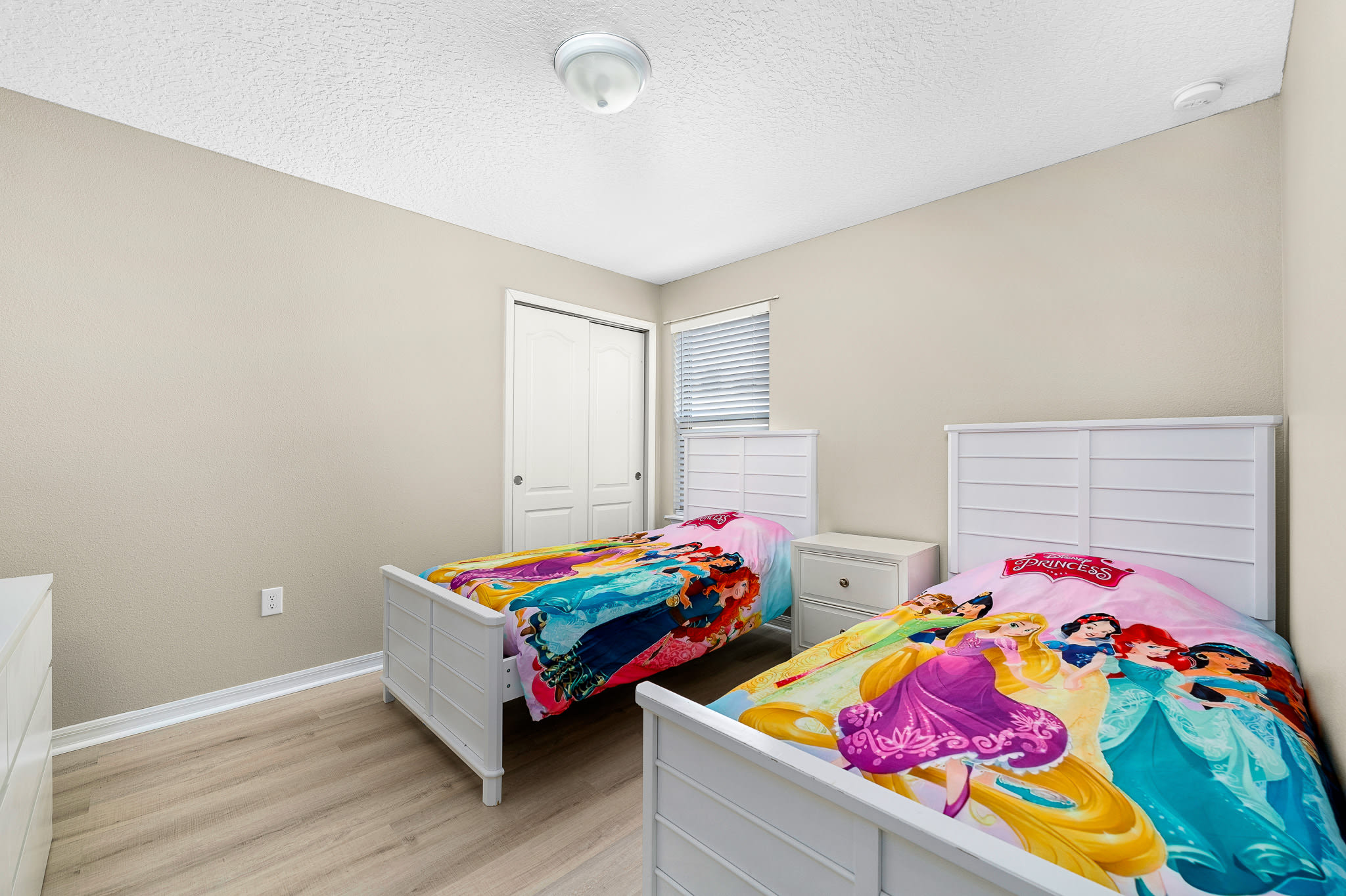 Family villa w/private pool & game room