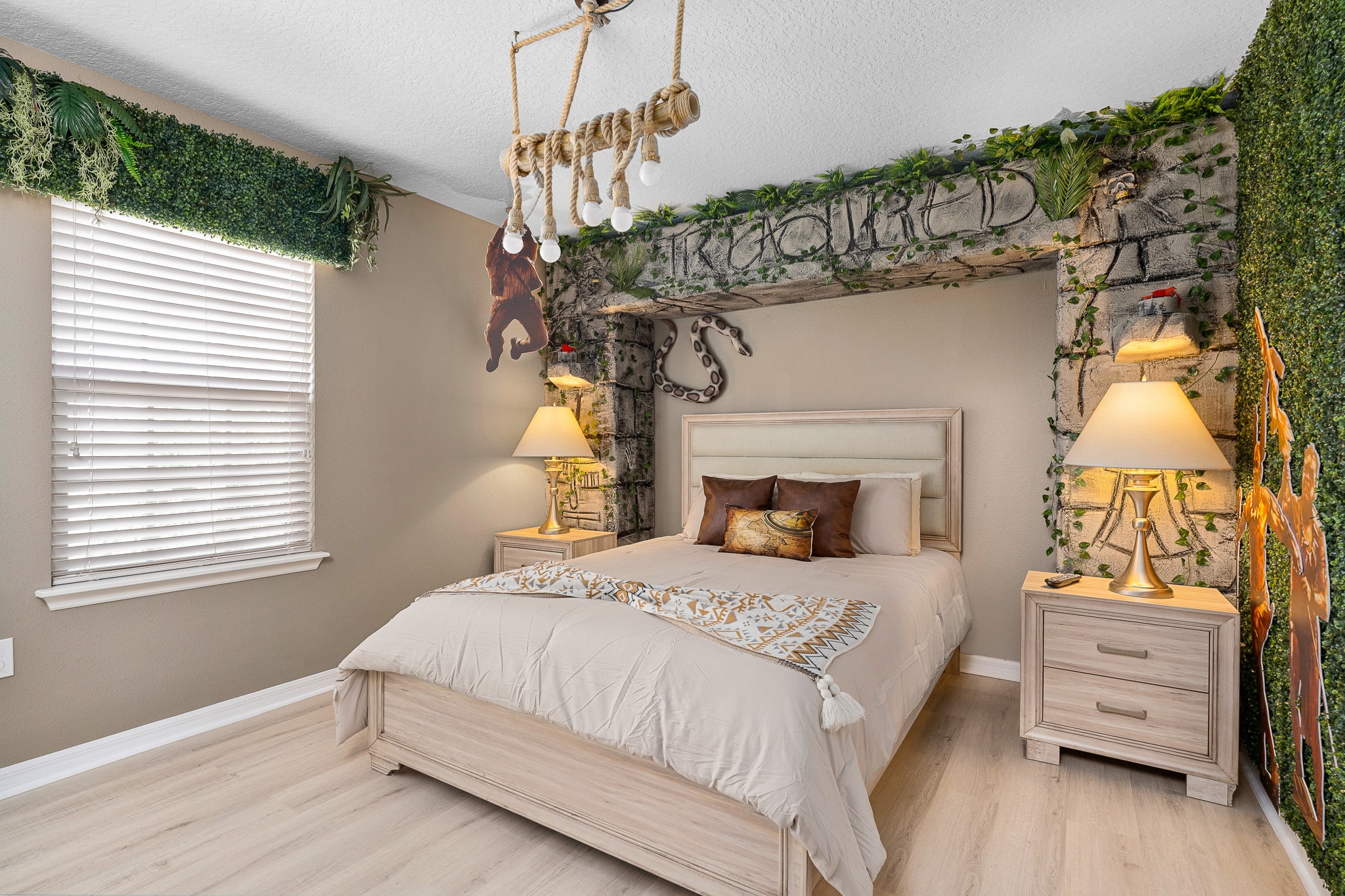 Family villa w/private pool & game room